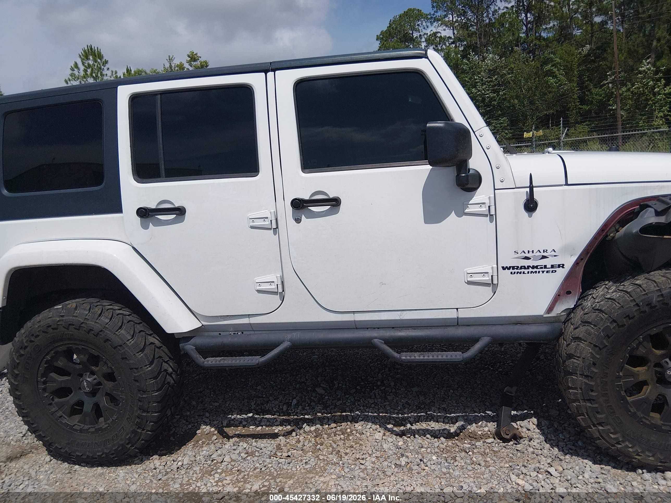 2007 Jeep Wrangler Unlimited Sahara White vin: 1J4GA59147L140513