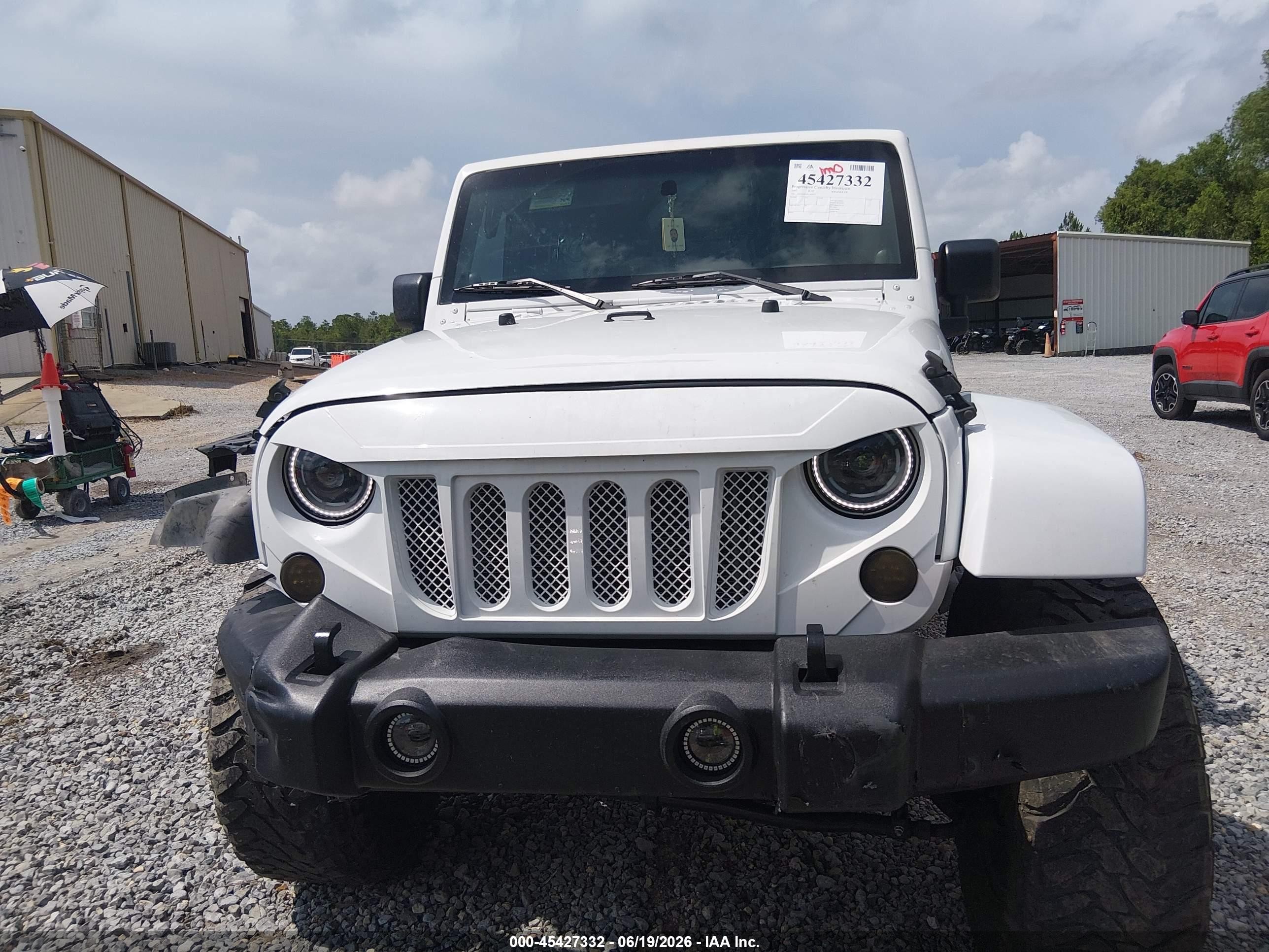 2007 Jeep Wrangler Unlimited Sahara White vin: 1J4GA59147L140513