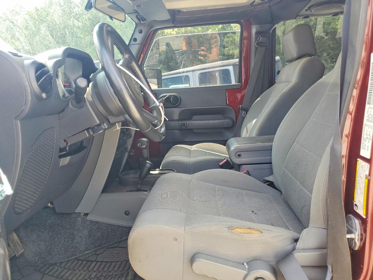 2007 Jeep Wrangler Sahara Maroon vin: 1J4GA59157L113188