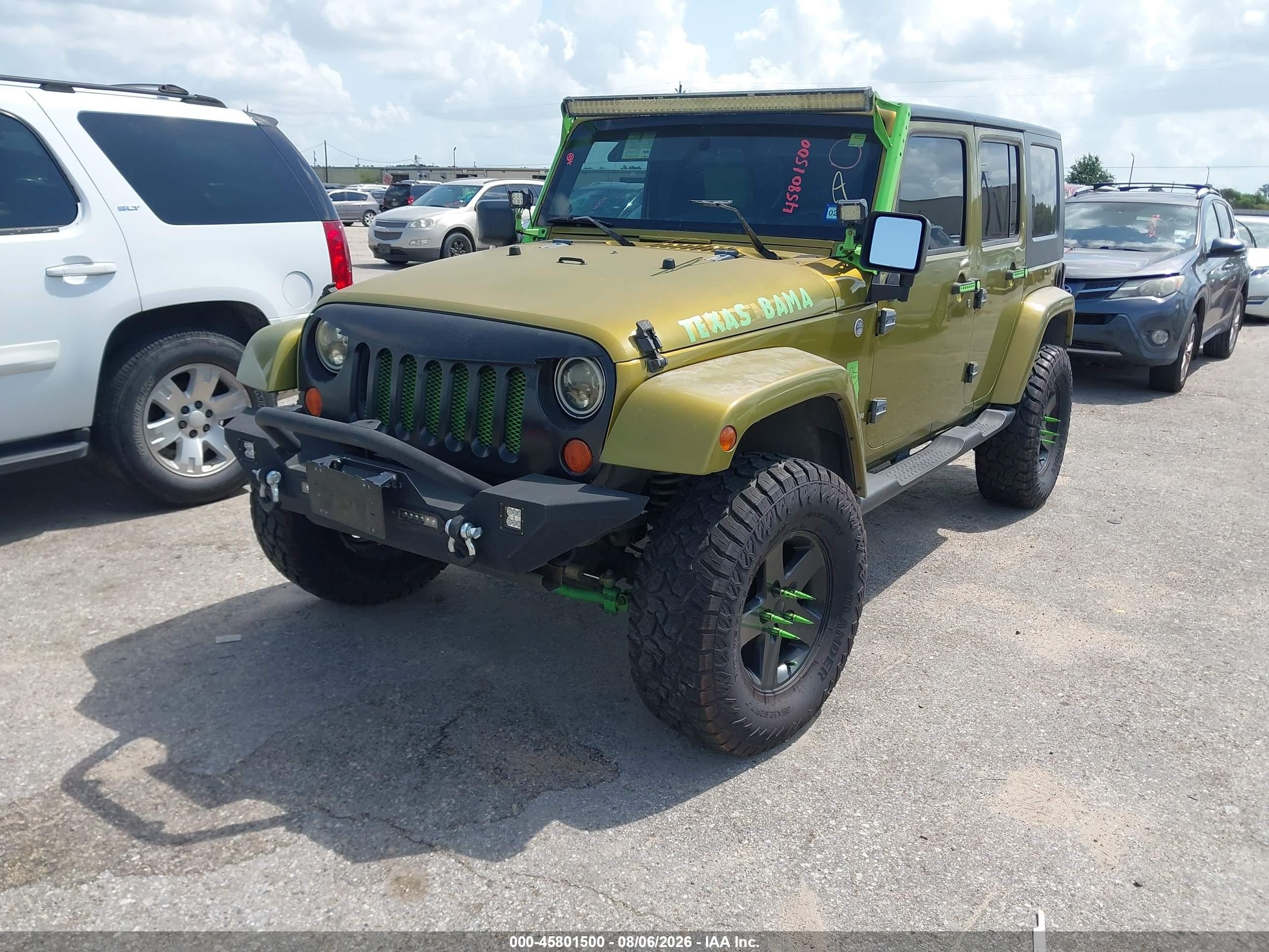 2007 Jeep Wrangler Unlimited Sahara Gold vin: 1J4GA59157L155747