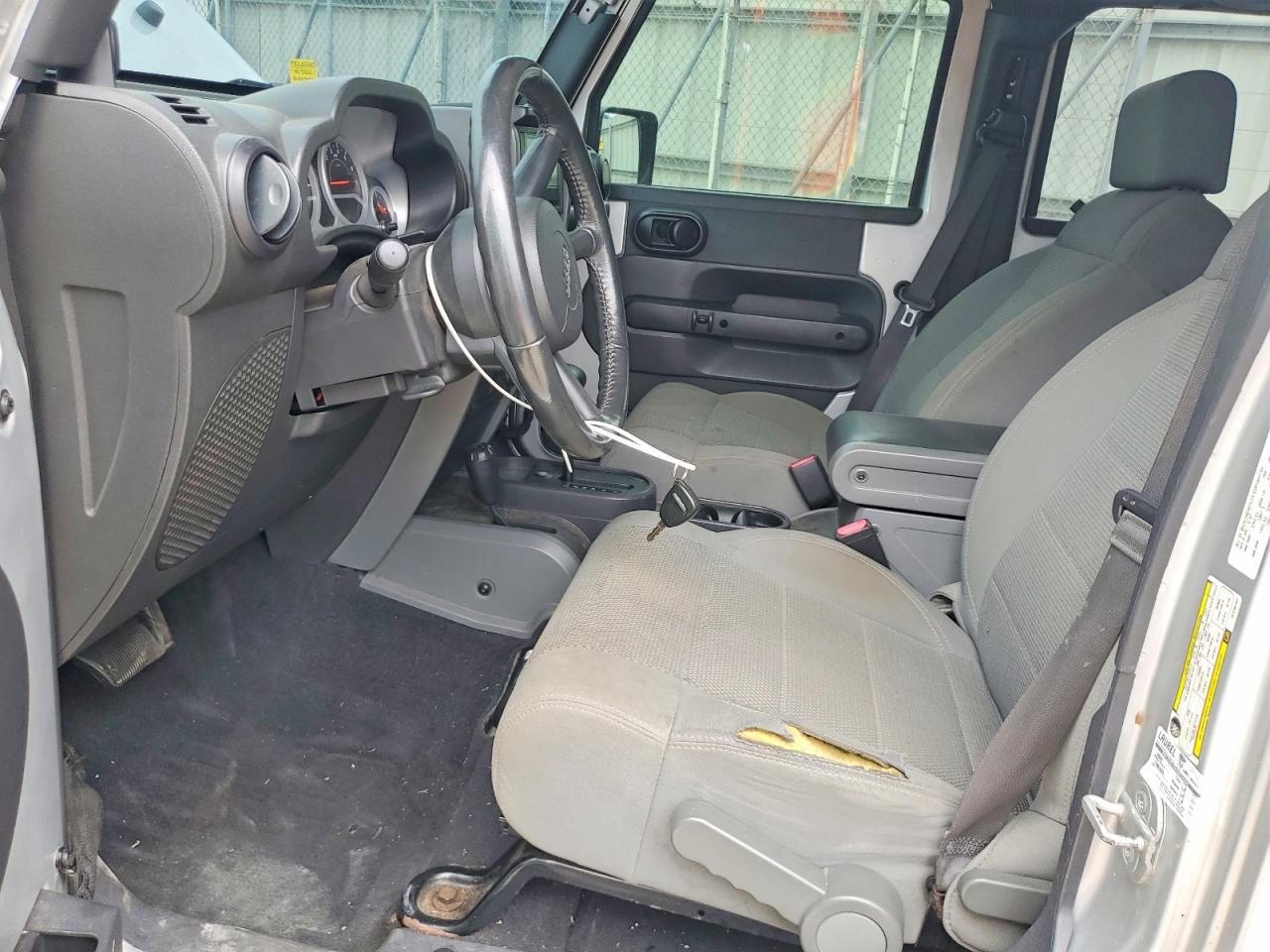 2007 Jeep Wrangler Sahara Silver vin: 1J4GA59157L216742