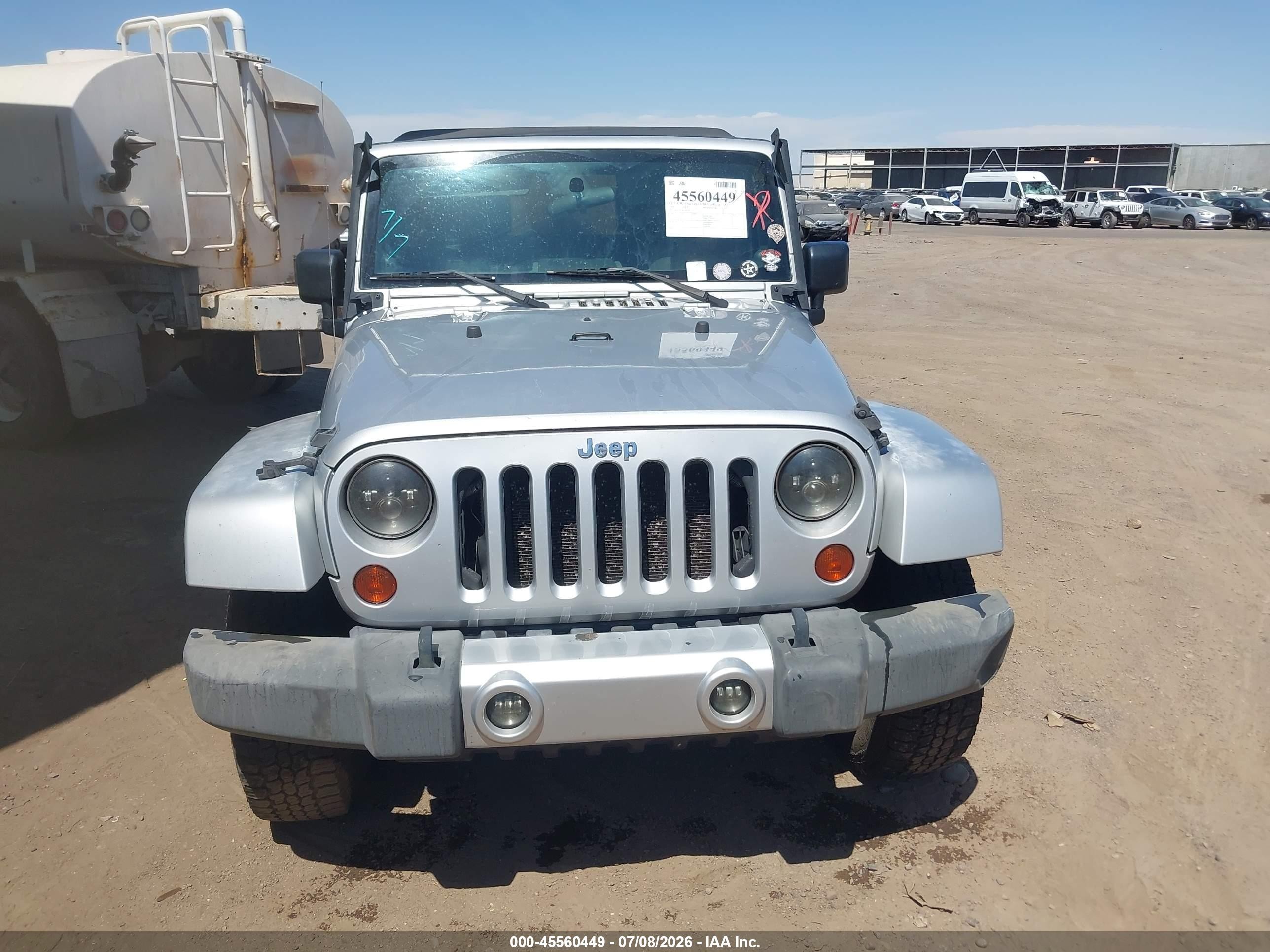 2008 Jeep Wrangler Unlimited Sahara Gray vin: 1J4GA59158L566938
