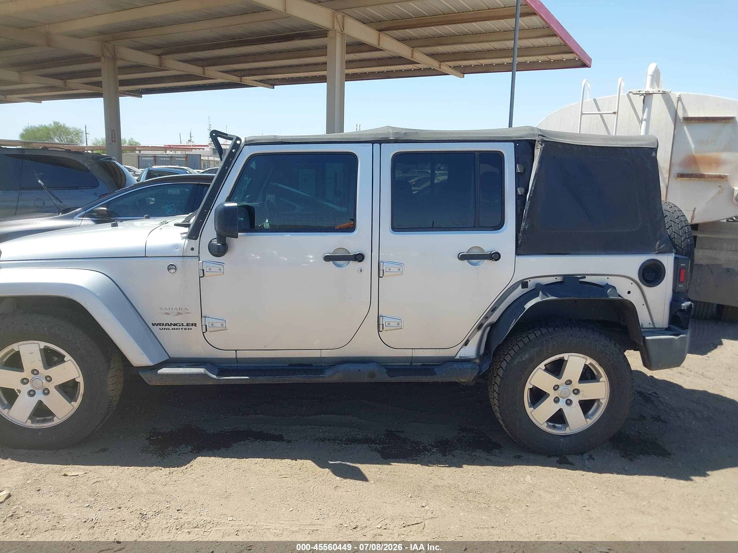 2008 Jeep Wrangler Unlimited Sahara Gray vin: 1J4GA59158L566938