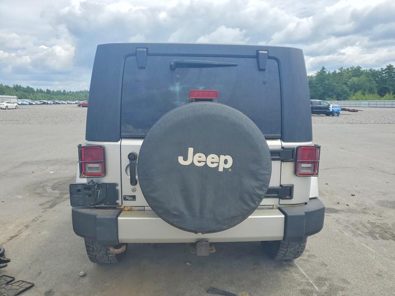 2009 Jeep Wrangler Unlimited Sahara Silver vin: 1J4GA59169L772433