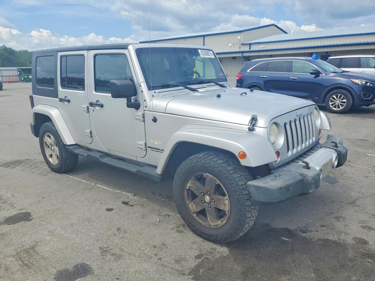 2009 Jeep Wrangler Unlimited Sahara Silver vin: 1J4GA59169L772433