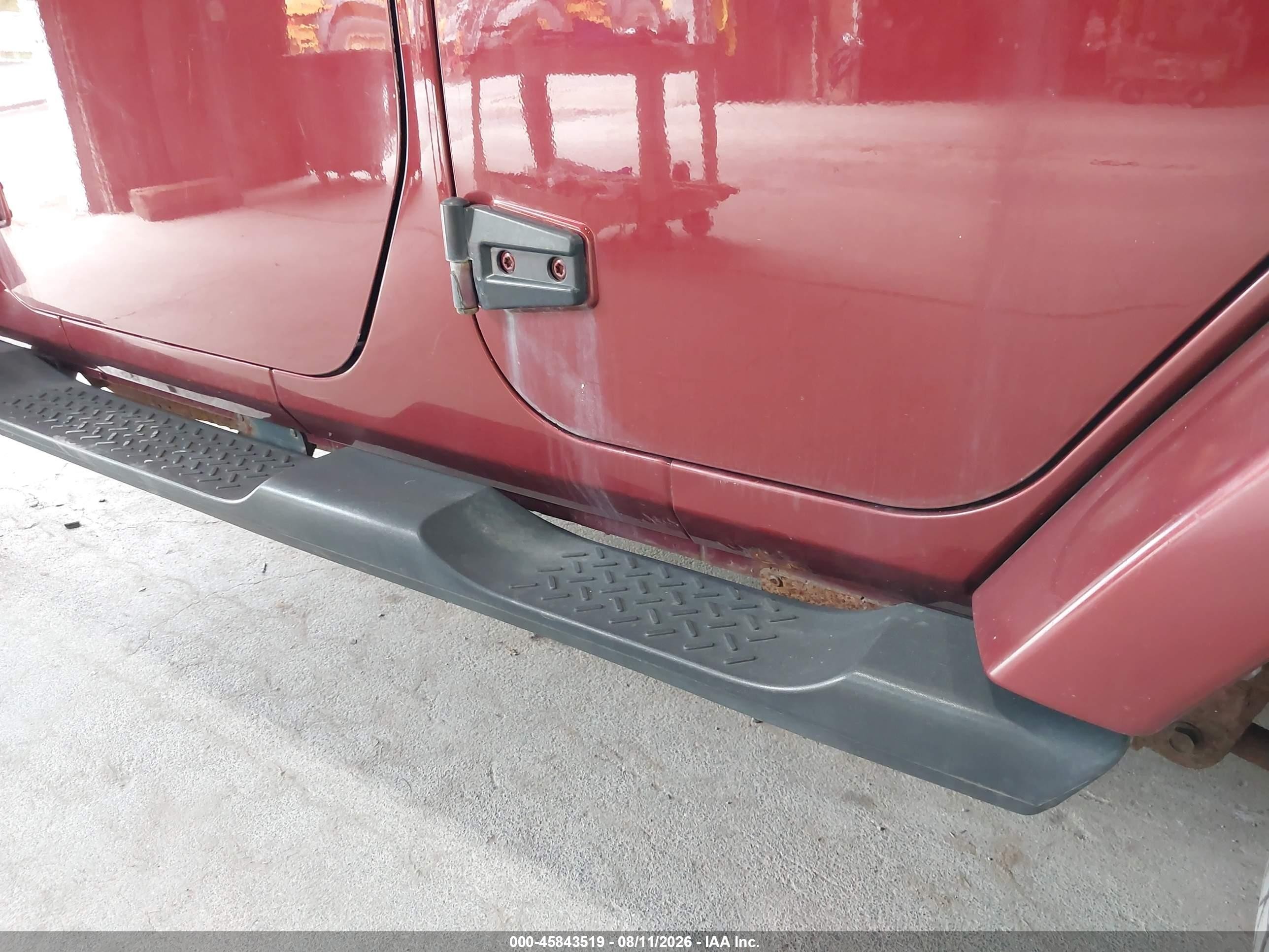 2007 Jeep Wrangler Unlimited Sahara Burgundy vin: 1J4GA59177L113273