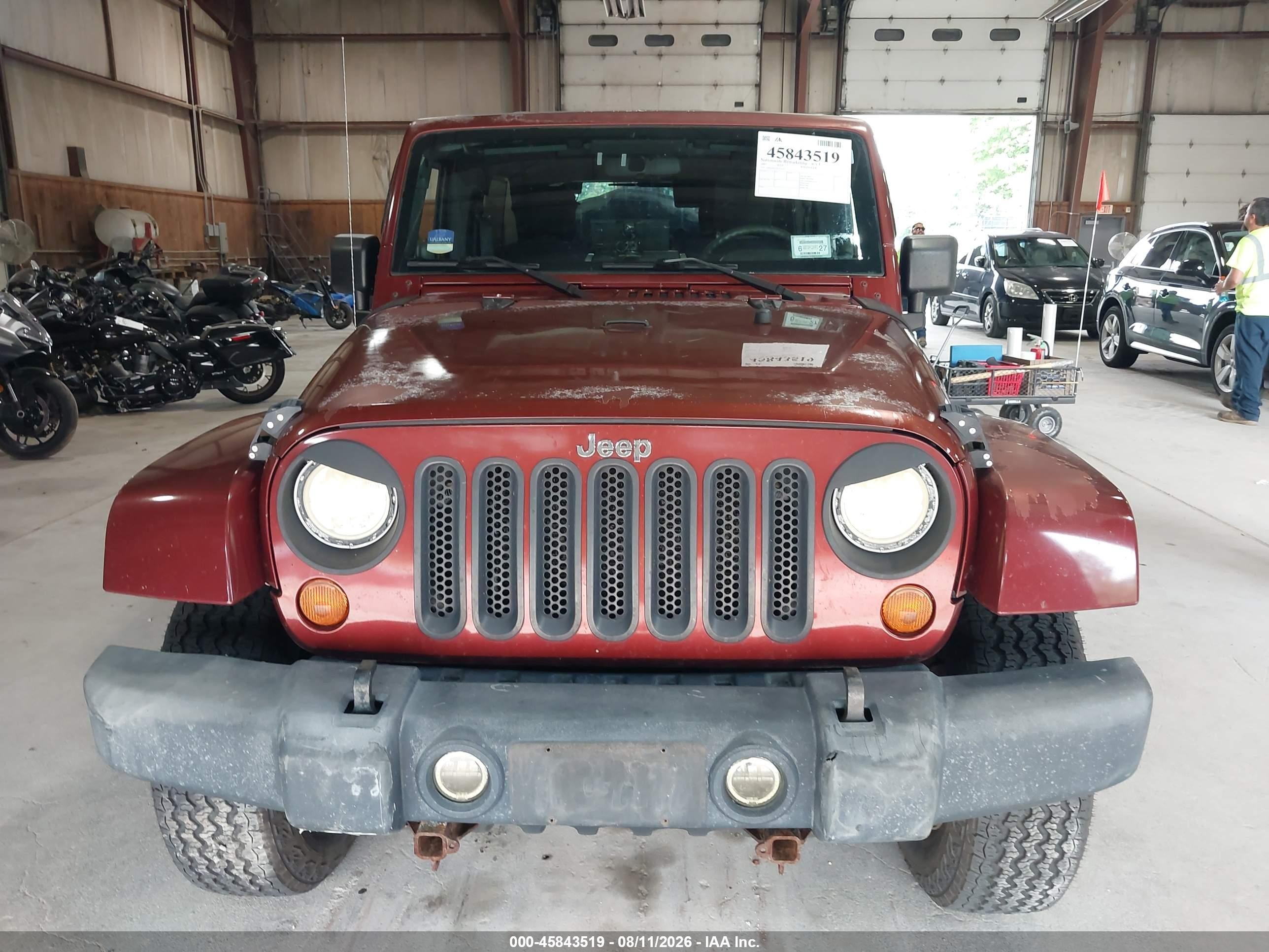 2007 Jeep Wrangler Unlimited Sahara Burgundy vin: 1J4GA59177L113273