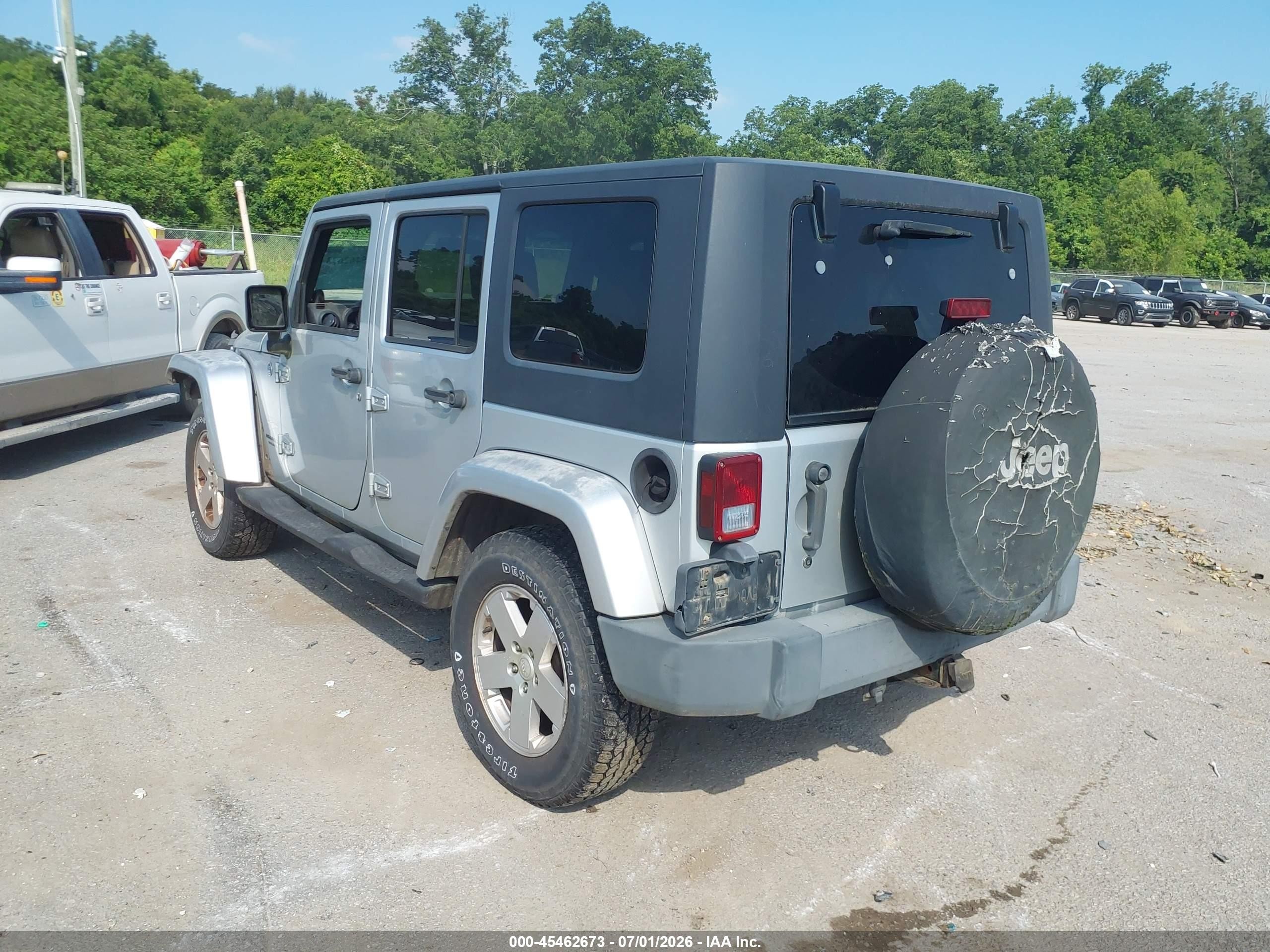 2007 Jeep Wrangler Unlimited Sahara Серебряный vin: 1J4GA59177L149951