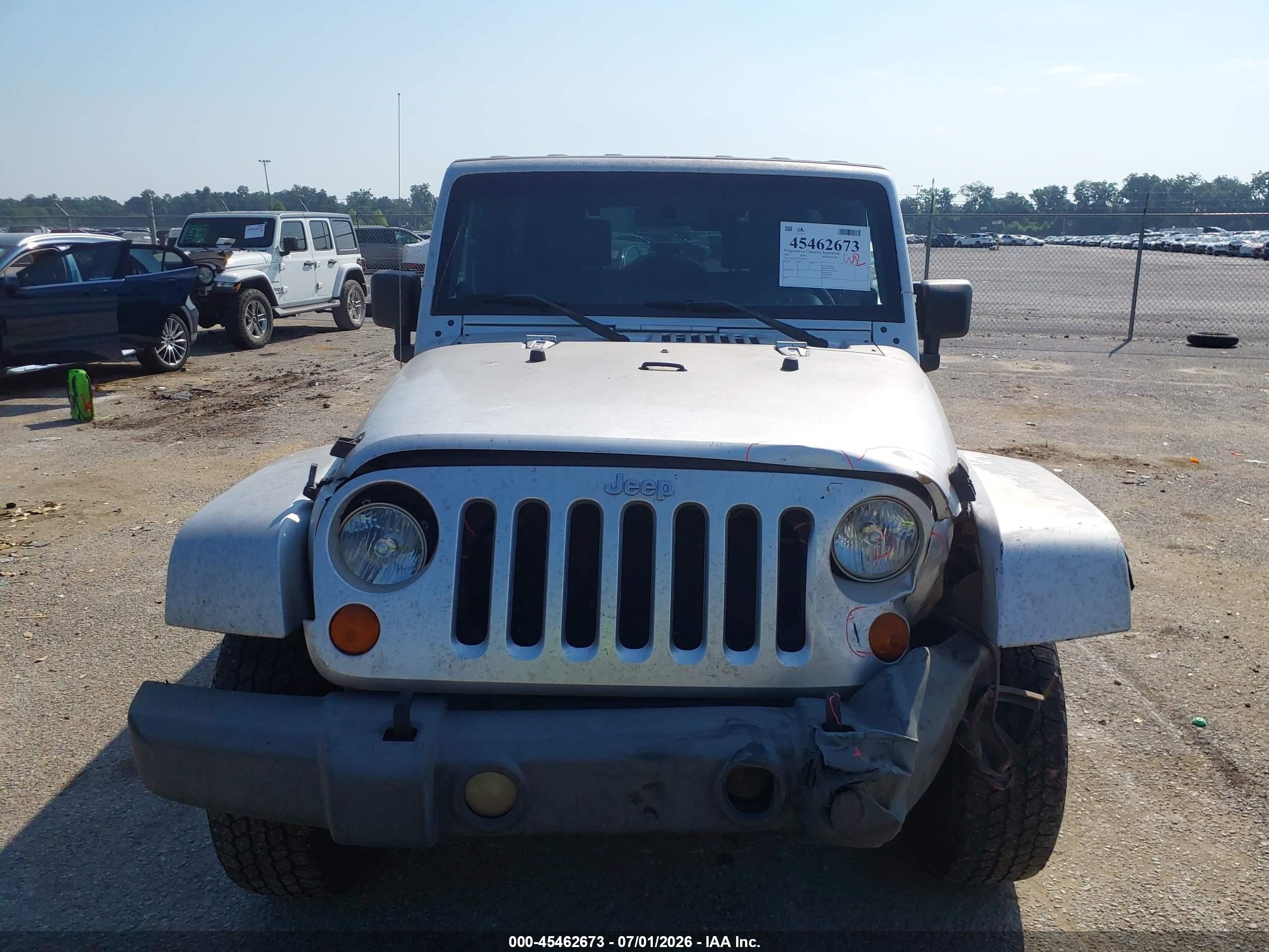 2007 Jeep Wrangler Unlimited Sahara Серебряный vin: 1J4GA59177L149951