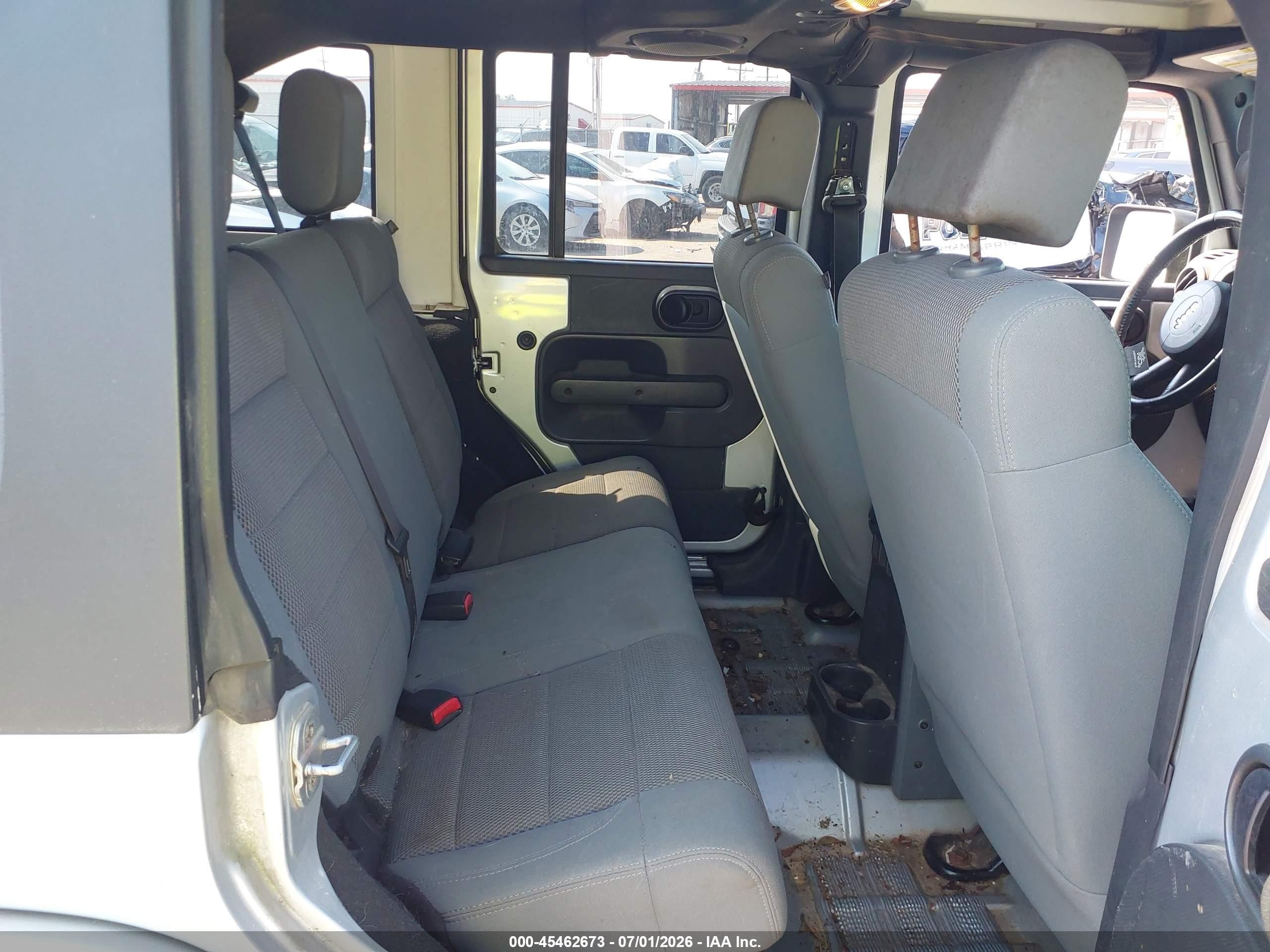 2007 Jeep Wrangler Unlimited Sahara Серебряный vin: 1J4GA59177L149951