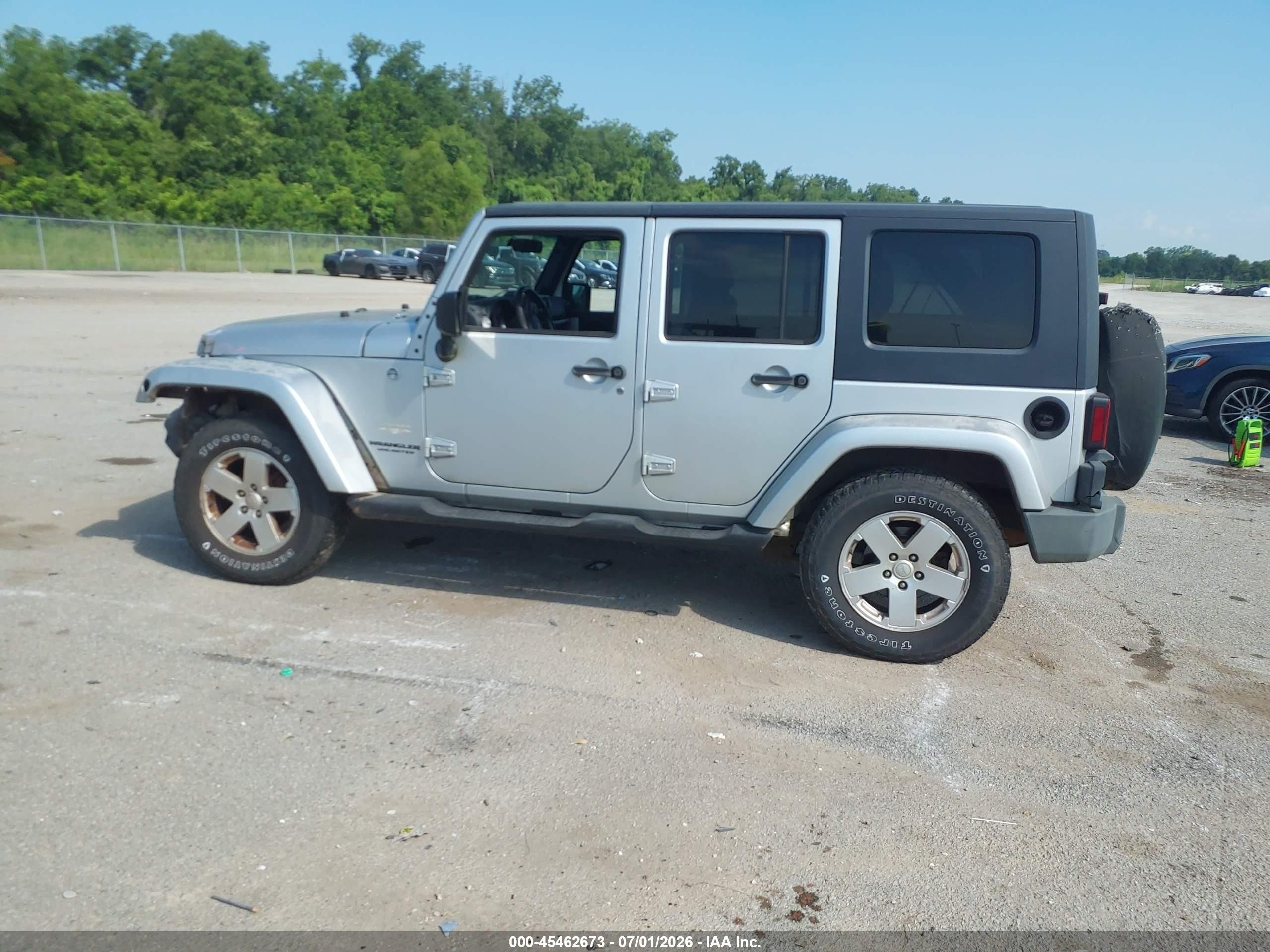 2007 Jeep Wrangler Unlimited Sahara Серебряный vin: 1J4GA59177L149951
