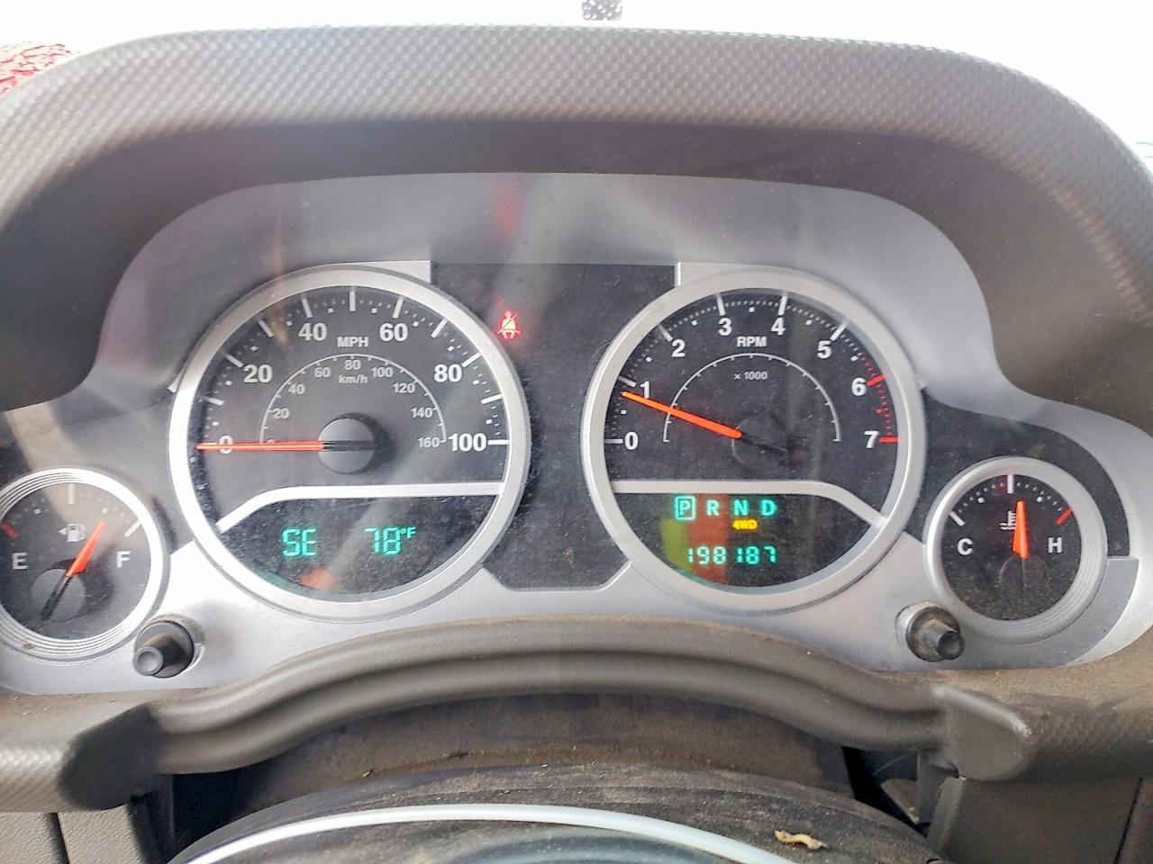 2007 Jeep Wrangler Sahara Burgundy vin: 1J4GA59177L170265