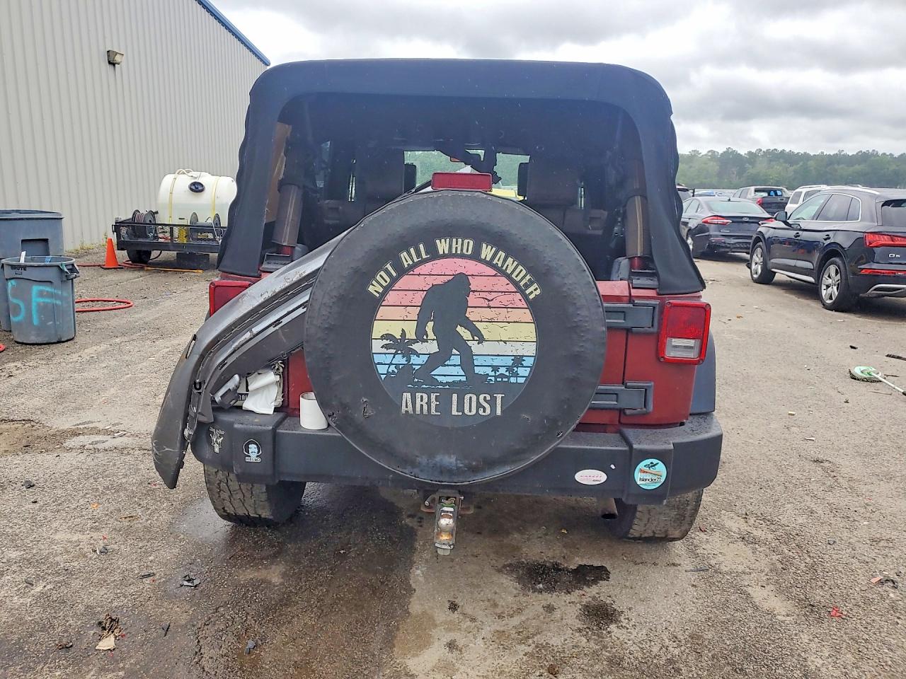 2007 Jeep Wrangler Sahara Burgundy vin: 1J4GA59177L170265