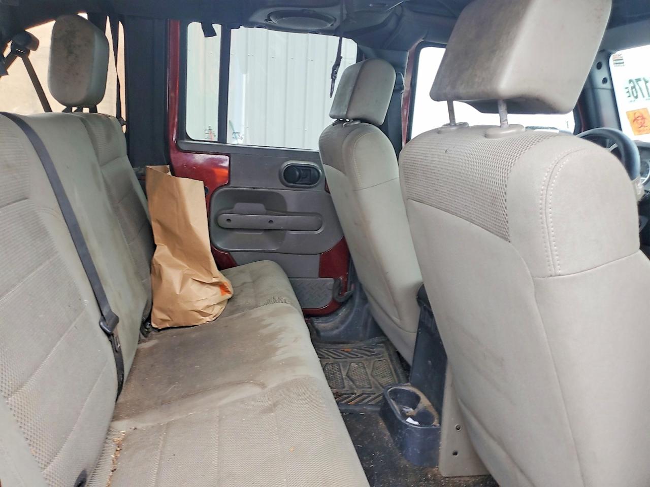2007 Jeep Wrangler Sahara Burgundy vin: 1J4GA59177L170265