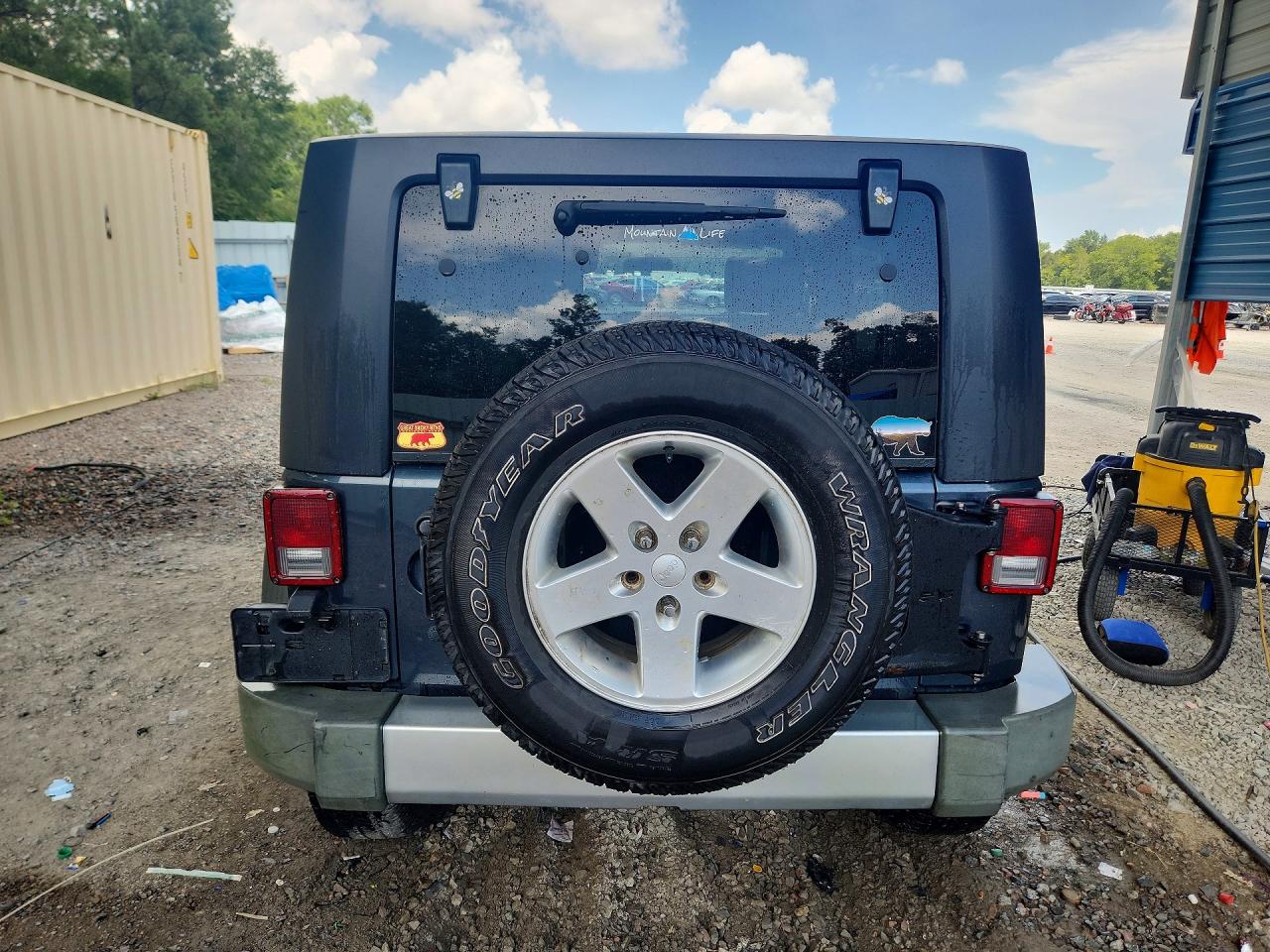 2008 Jeep Wrangler Unlimited Sahara Blue vin: 1J4GA59178L521516
