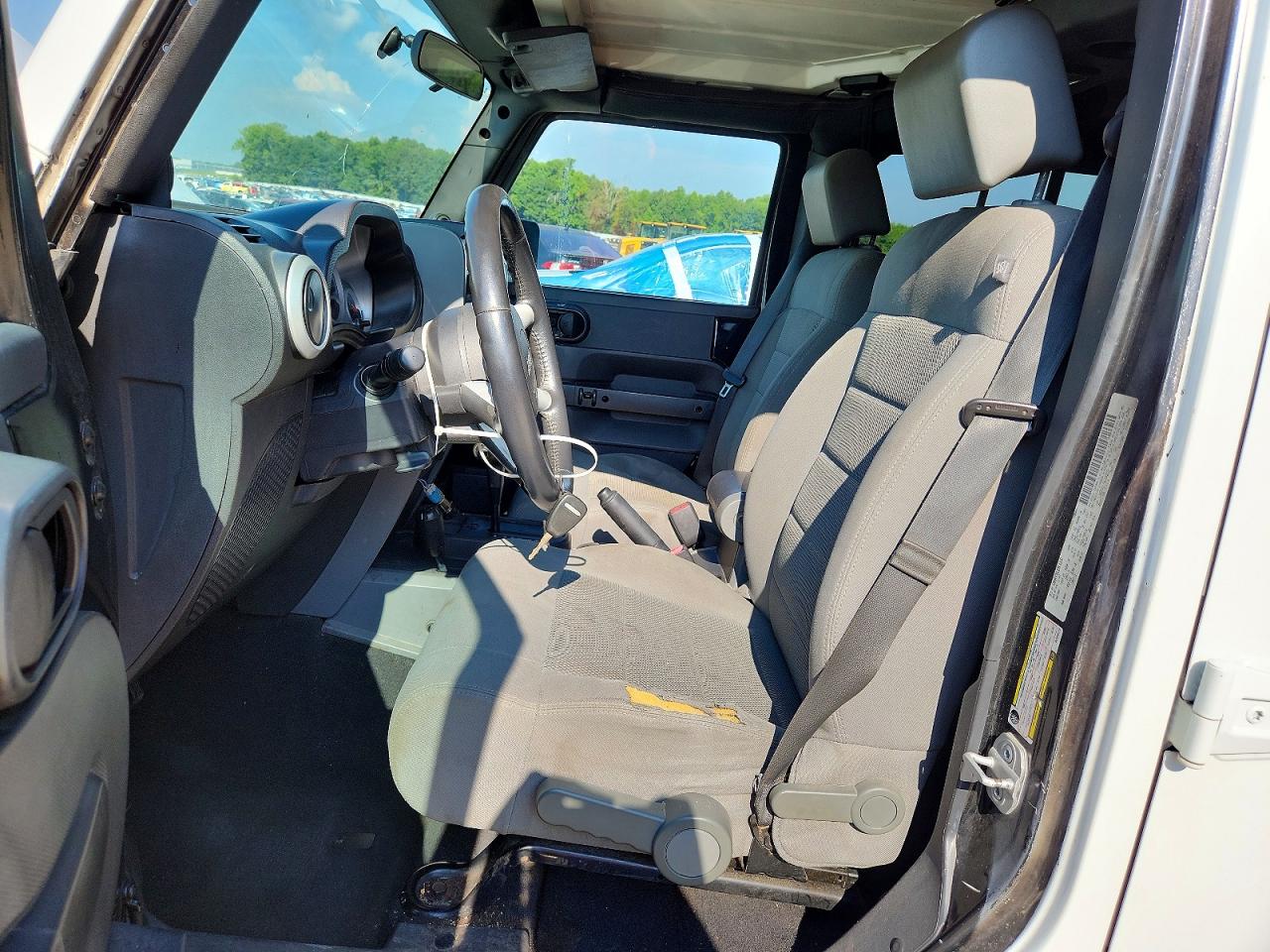 2008 Jeep Wrangler Unlimited Sahara White vin: 1J4GA59178L539272
