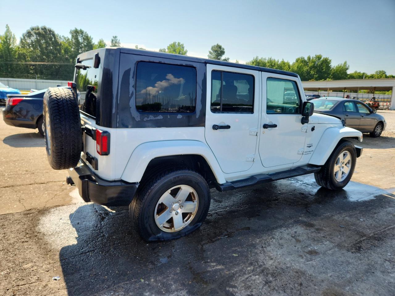 2008 Jeep Wrangler Unlimited Sahara White vin: 1J4GA59178L539272