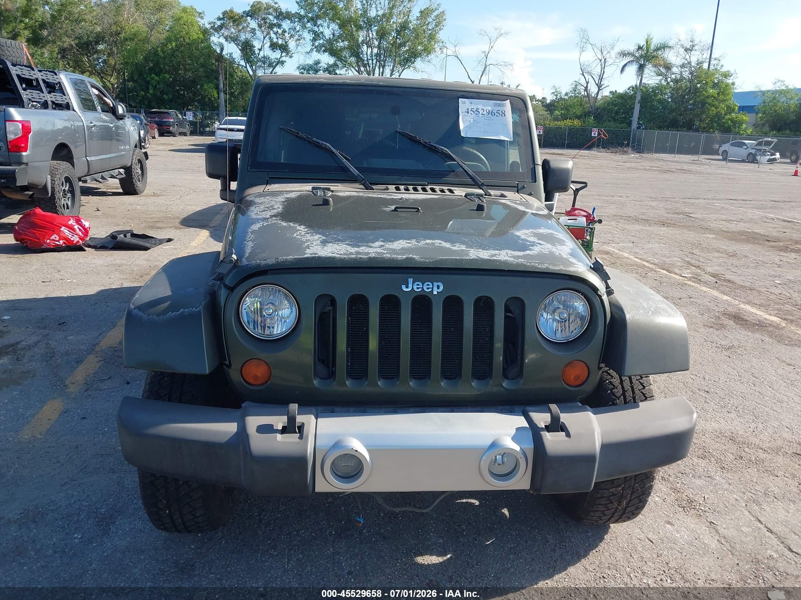 2007 Jeep Wrangler Unlimited Sahara Green vin: 1J4GA59187L157962