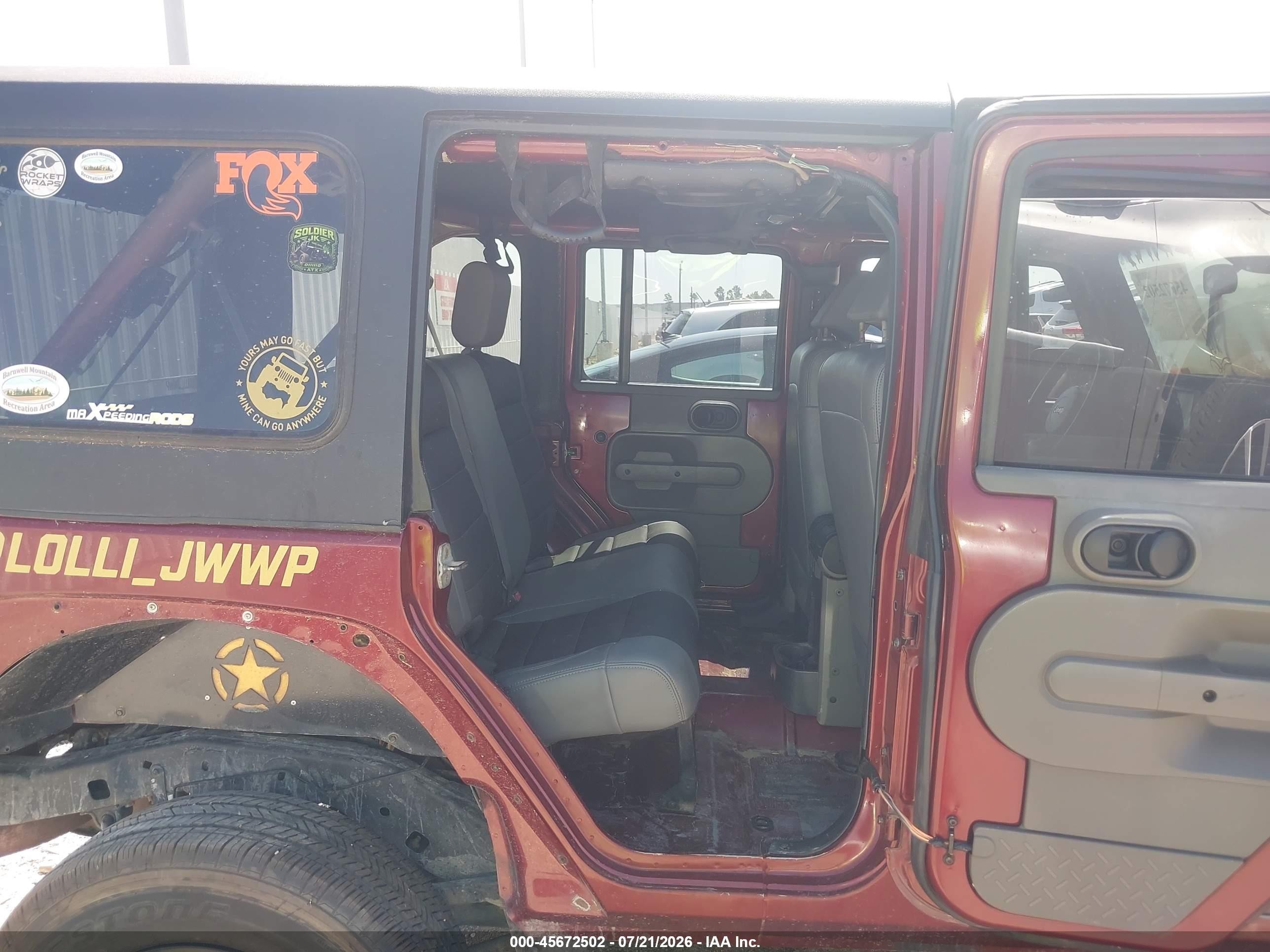 2007 Jeep Wrangler Unlimited Sahara Red vin: 1J4GA59187L187026