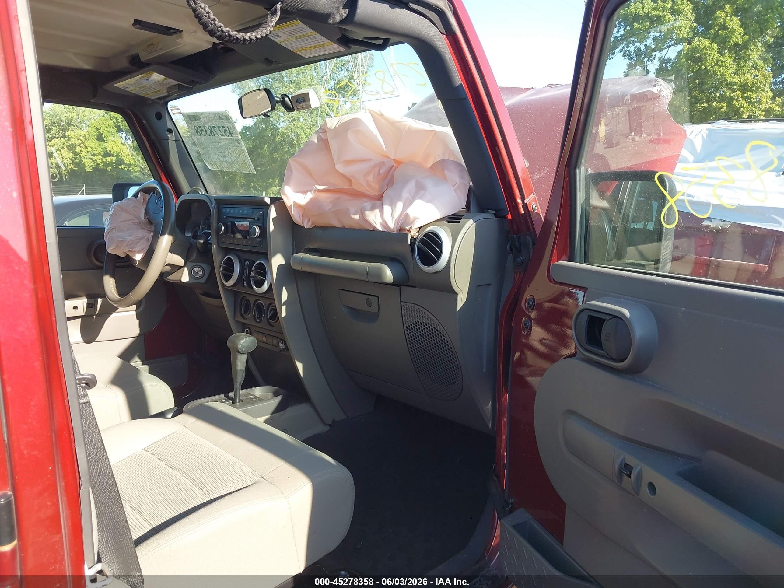 2008 Jeep Wrangler Unlimited Sahara Brown vin: 1J4GA59188L517197