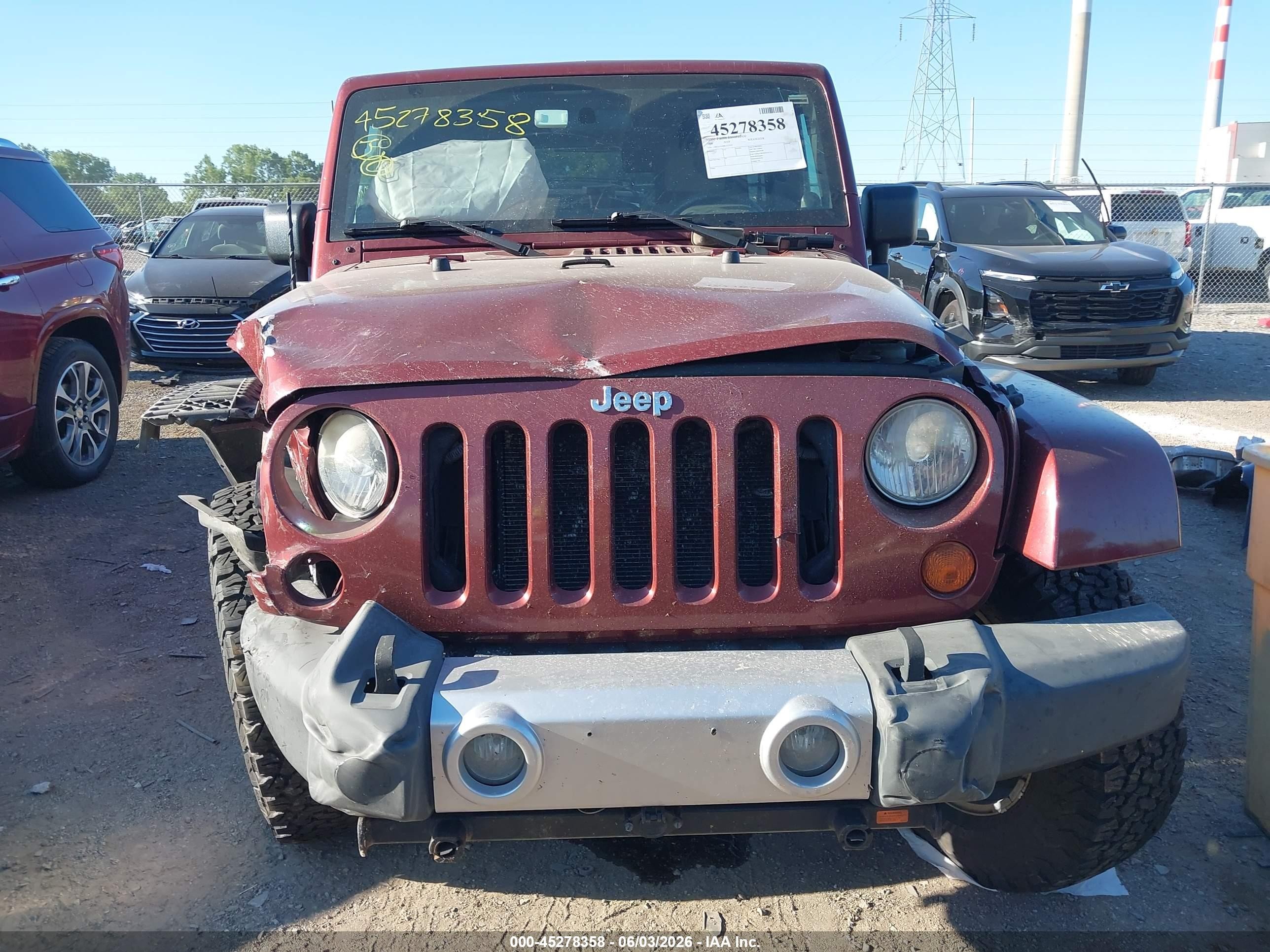 2008 Jeep Wrangler Unlimited Sahara Brown vin: 1J4GA59188L517197