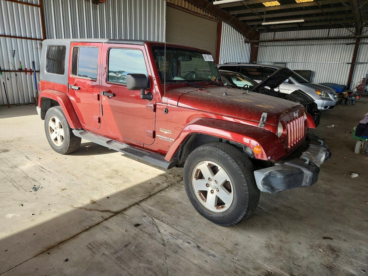 2008 Jeep Wrangler Unlimited Sahara Burgundy vin: 1J4GA59188L531438