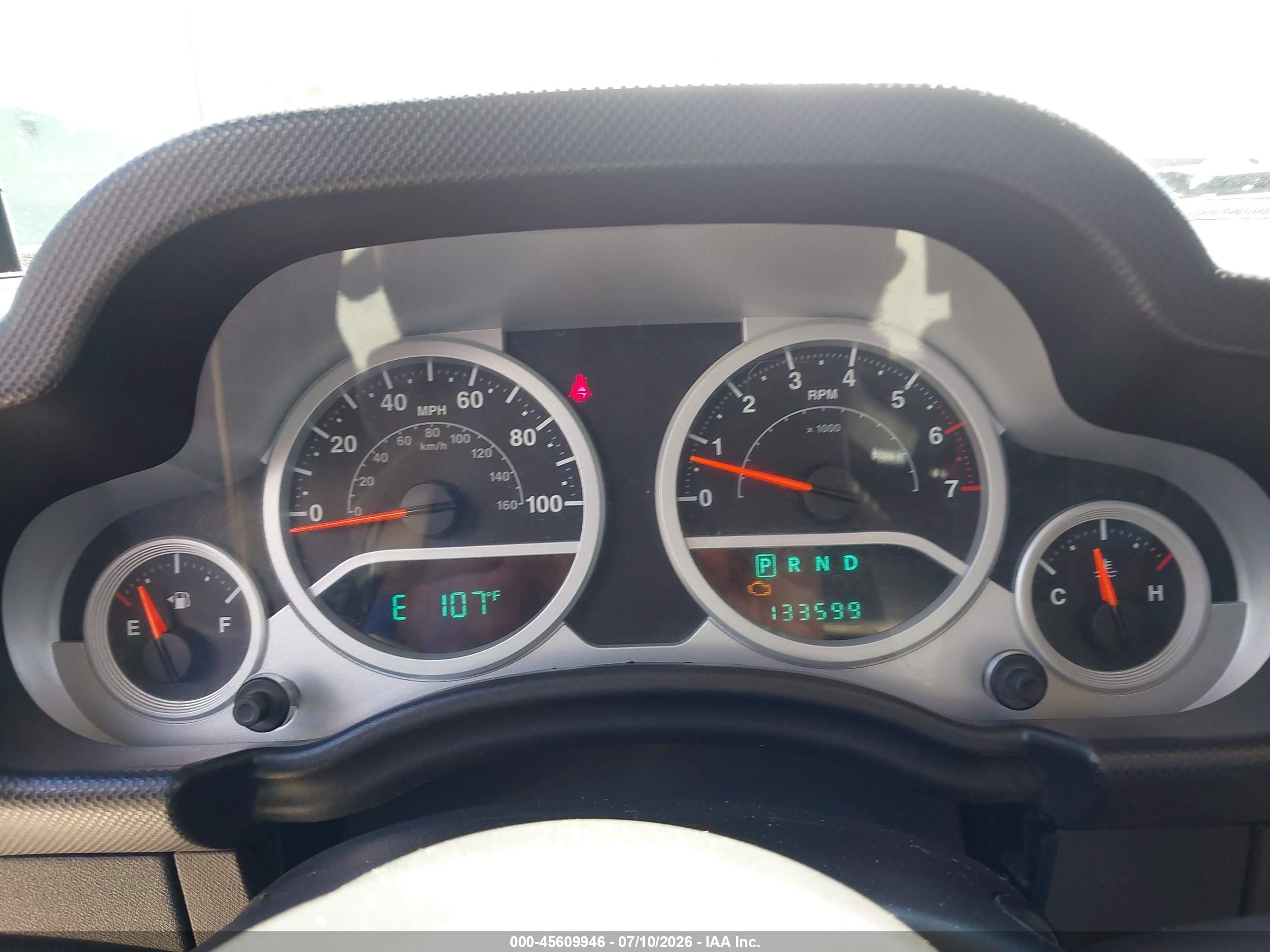 2007 Jeep Wrangler Unlimited Sahara Серебряный vin: 1J4GA59197L170025