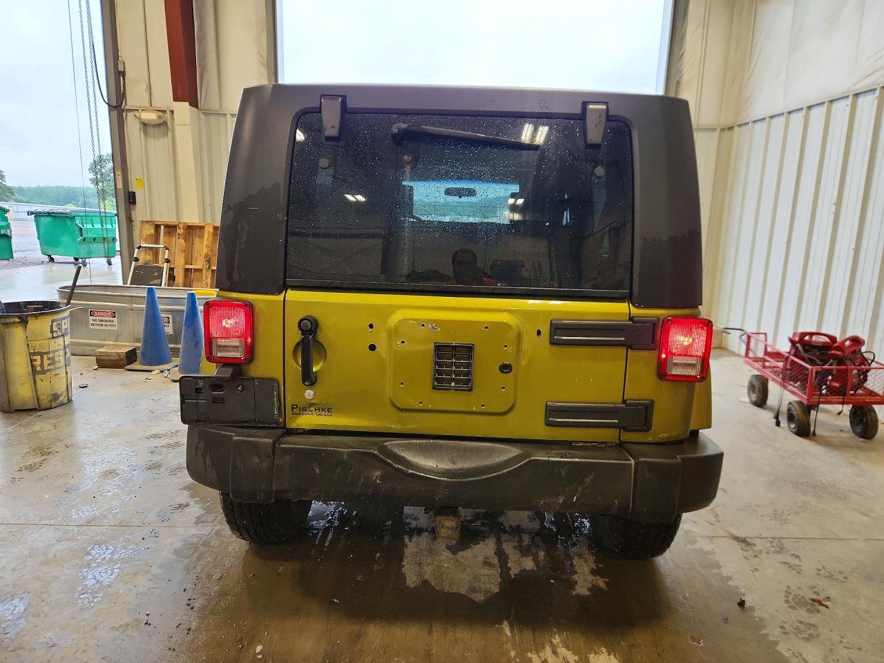 2008 Jeep Wrangler Unlimited Sahara Green vin: 1J4GA59198L604316