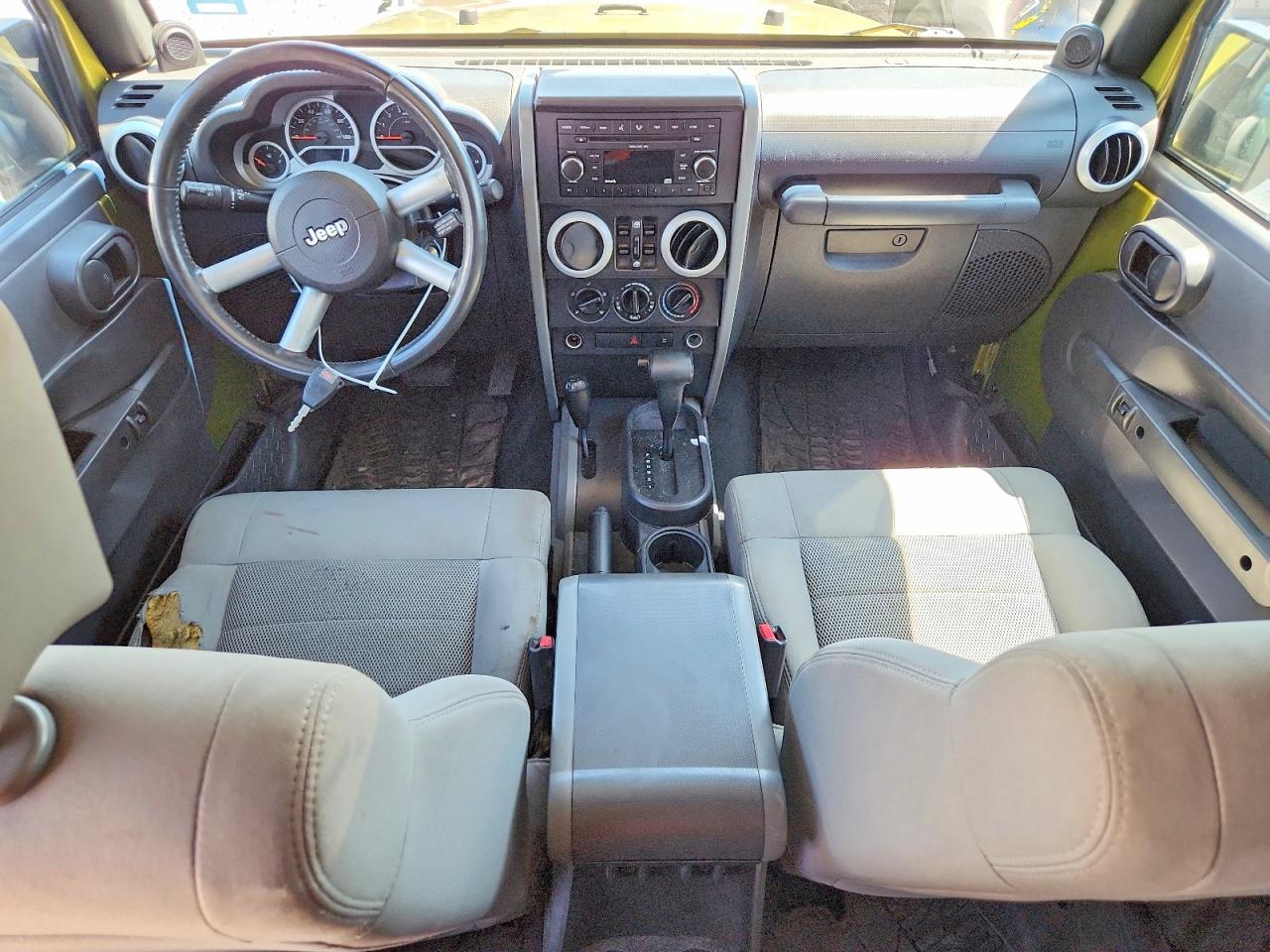 2008 Jeep Wrangler Unlimited Sahara Green vin: 1J4GA59198L604316