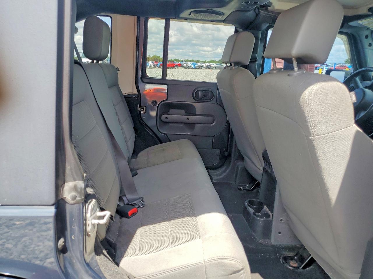 2008 Jeep Wrangler Unlimited Sahara Угольный vin: 1J4GA59198L605336