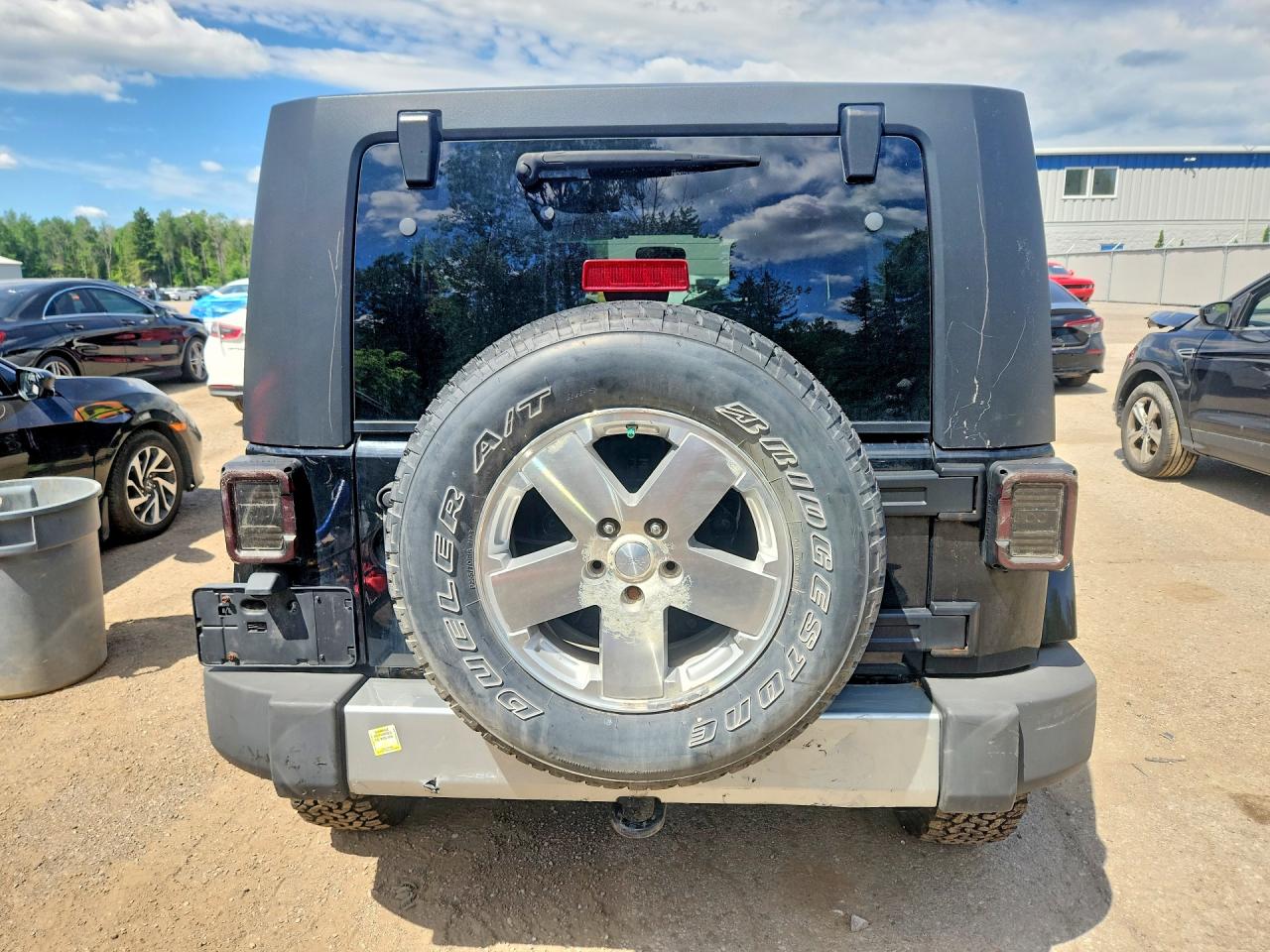 2008 Jeep Wrangler Unlimited Sahara Black vin: 1J4GA59198L632360