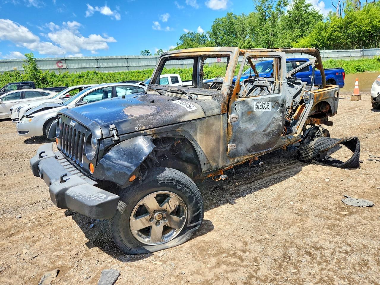2008 Jeep Wrangler Unlimited Sahara Black vin: 1J4GA591X8L503866