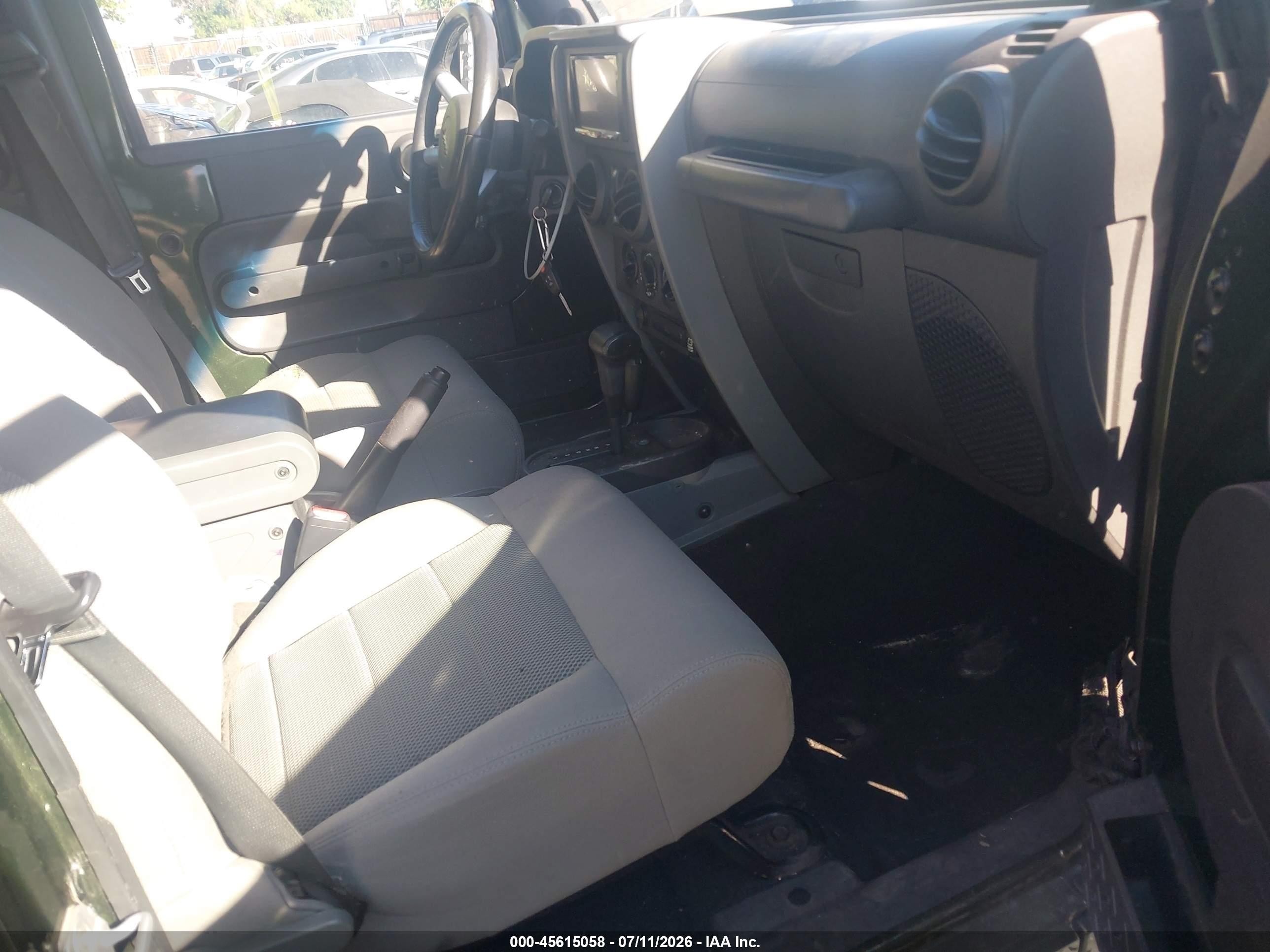 2008 Jeep Wrangler Unlimited Sahara Зеленый vin: 1J4GA591X8L505505
