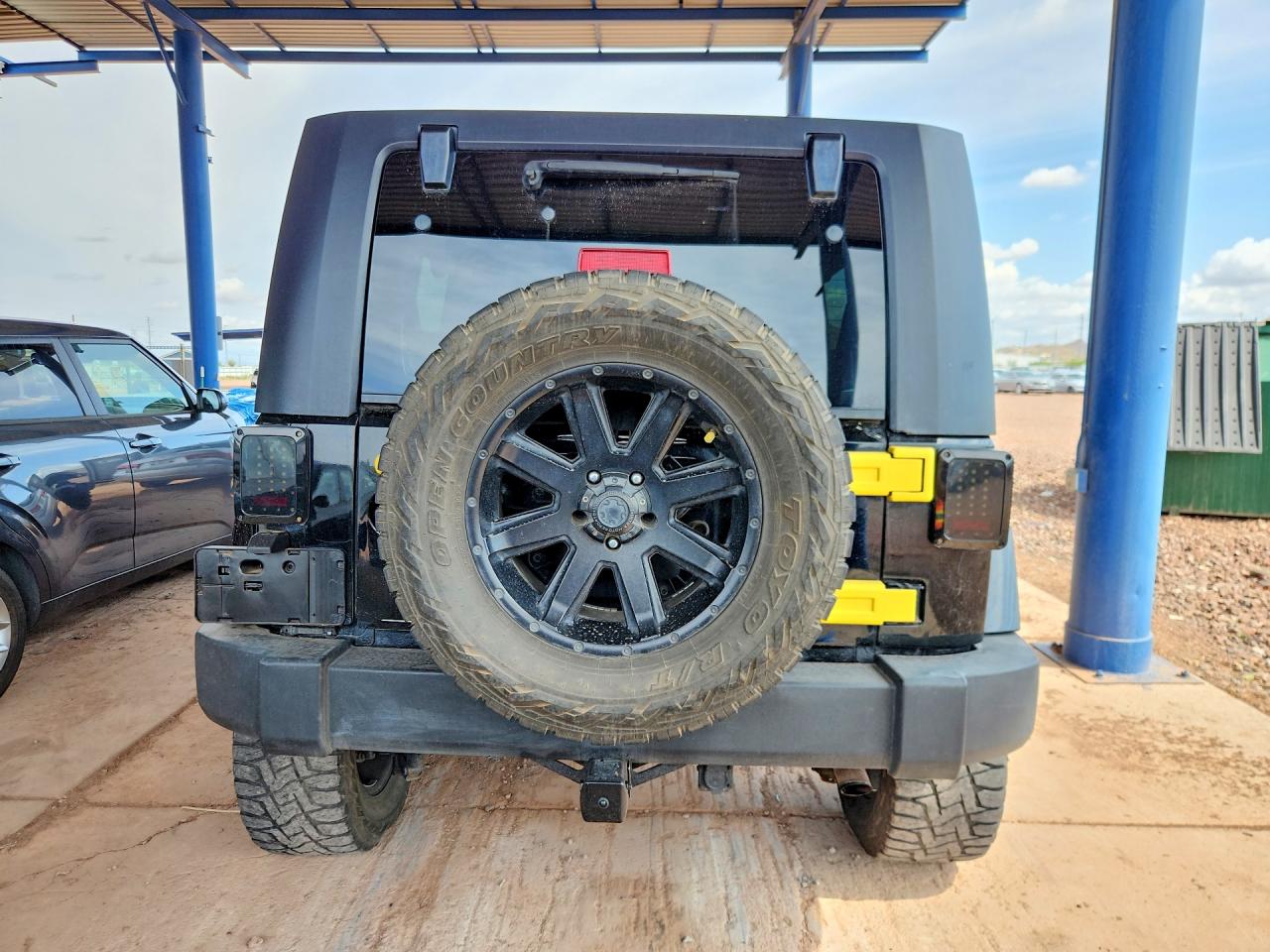 2008 Jeep Wrangler Unlimited Sahara Black vin: 1J4GA591X8L540612