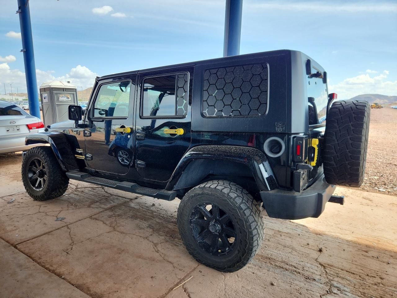 2008 Jeep Wrangler Unlimited Sahara Black vin: 1J4GA591X8L540612