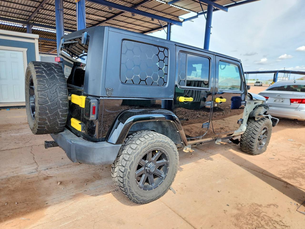 2008 Jeep Wrangler Unlimited Sahara Black vin: 1J4GA591X8L540612