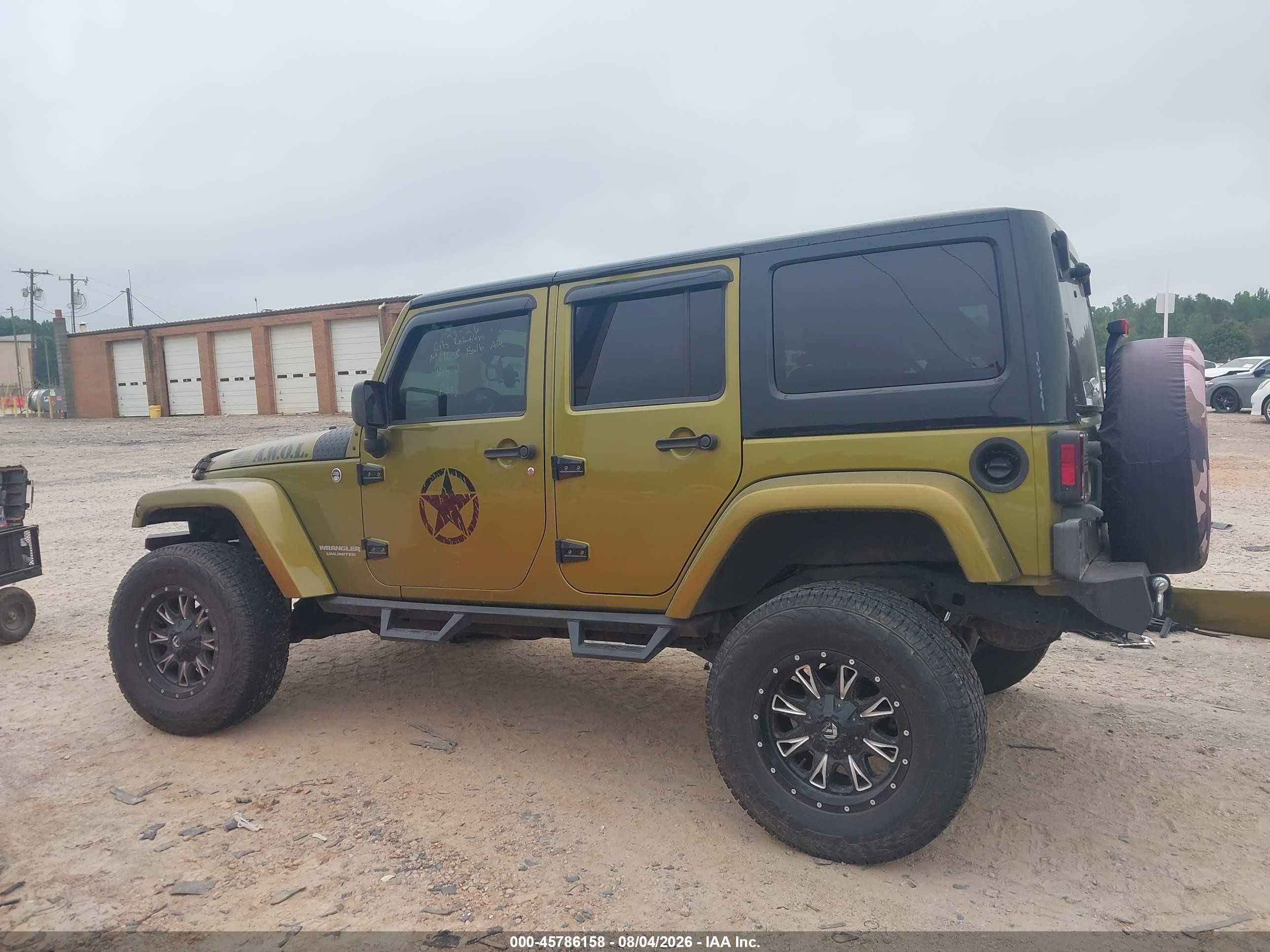 2008 Jeep Wrangler Unlimited Sahara Green vin: 1J4GA591X8L623599