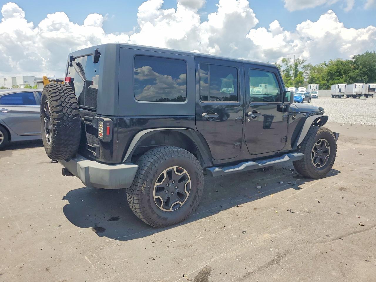 2009 Jeep Wrangler Unlimited Sahara Black vin: 1J4GA591X9L705012