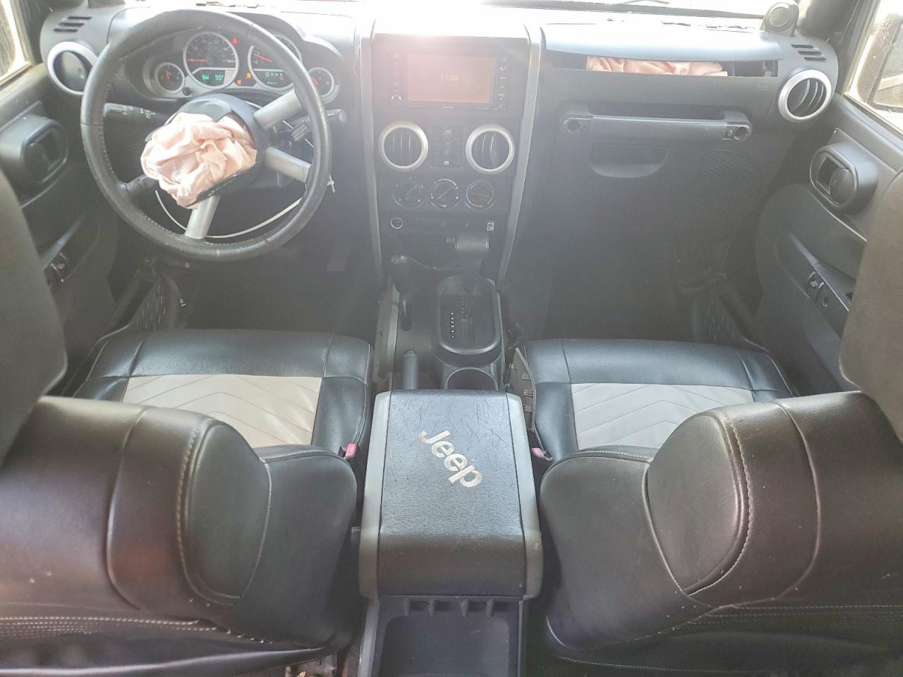 2009 Jeep Wrangler Unlimited Sahara Black vin: 1J4GA591X9L705012
