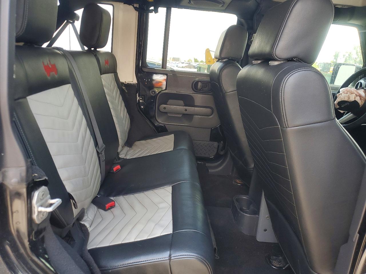 2009 Jeep Wrangler Unlimited Sahara Black vin: 1J4GA591X9L705012