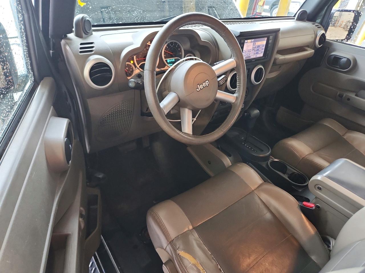 2010 Jeep Wrangler Sahara Green vin: 1J4GA5D10AL136067