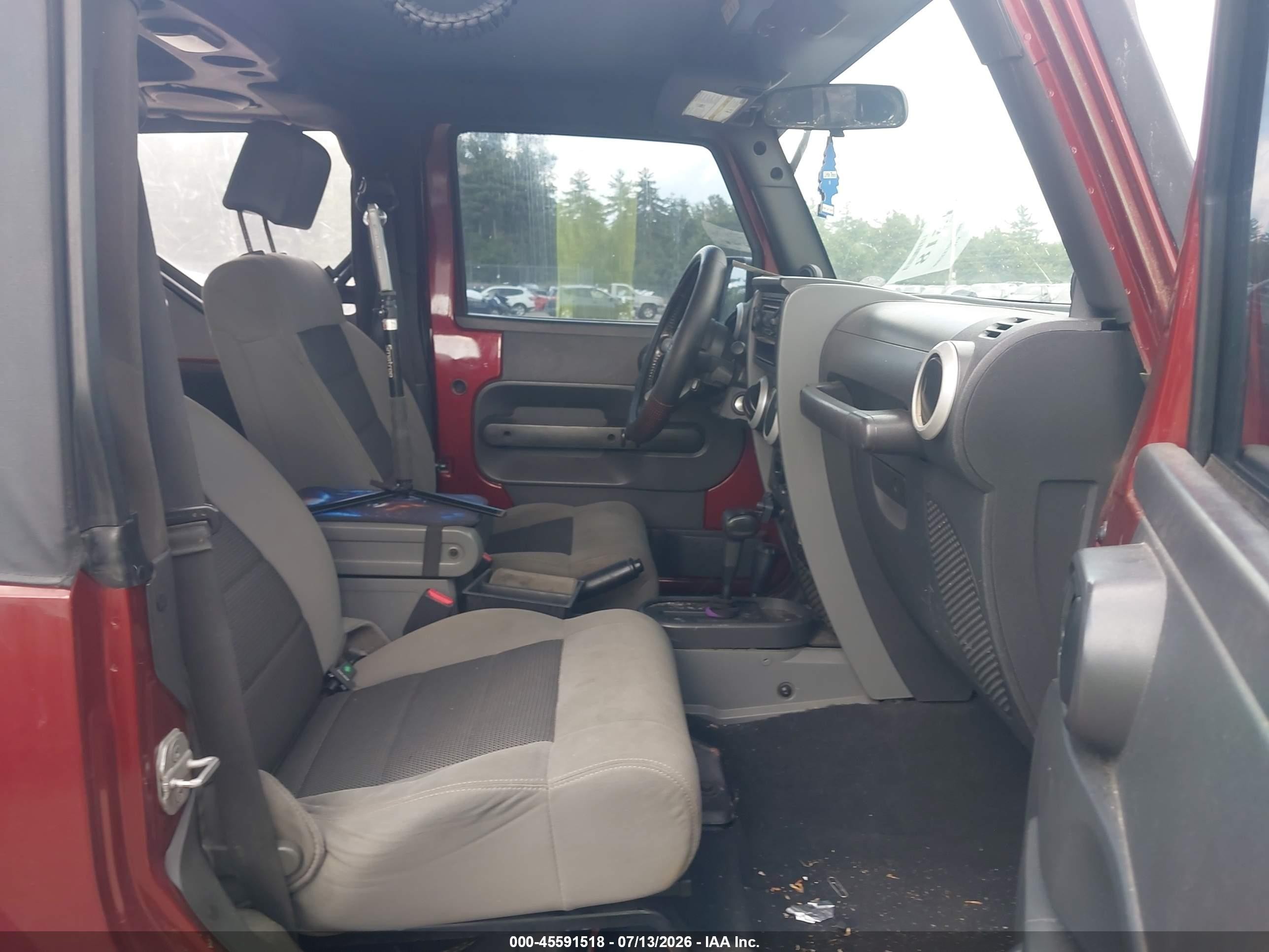 2010 Jeep Wrangler Sahara Red vin: 1J4GA5D19AL140537