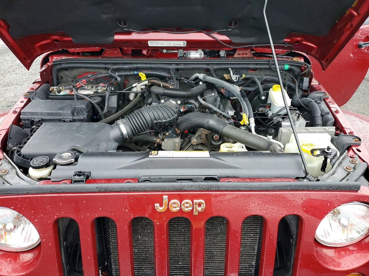 2011 Jeep Wrangler Sahara Burgundy vin: 1J4GA5D19BL518938