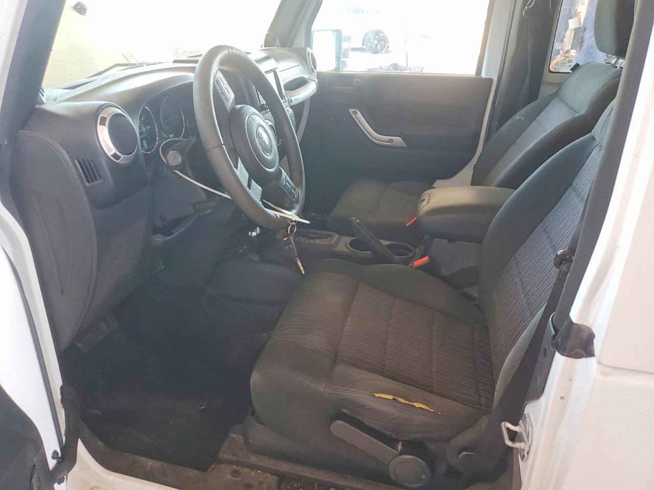 2011 Jeep Wrangler Sahara White vin: 1J4GA5D19BL559134