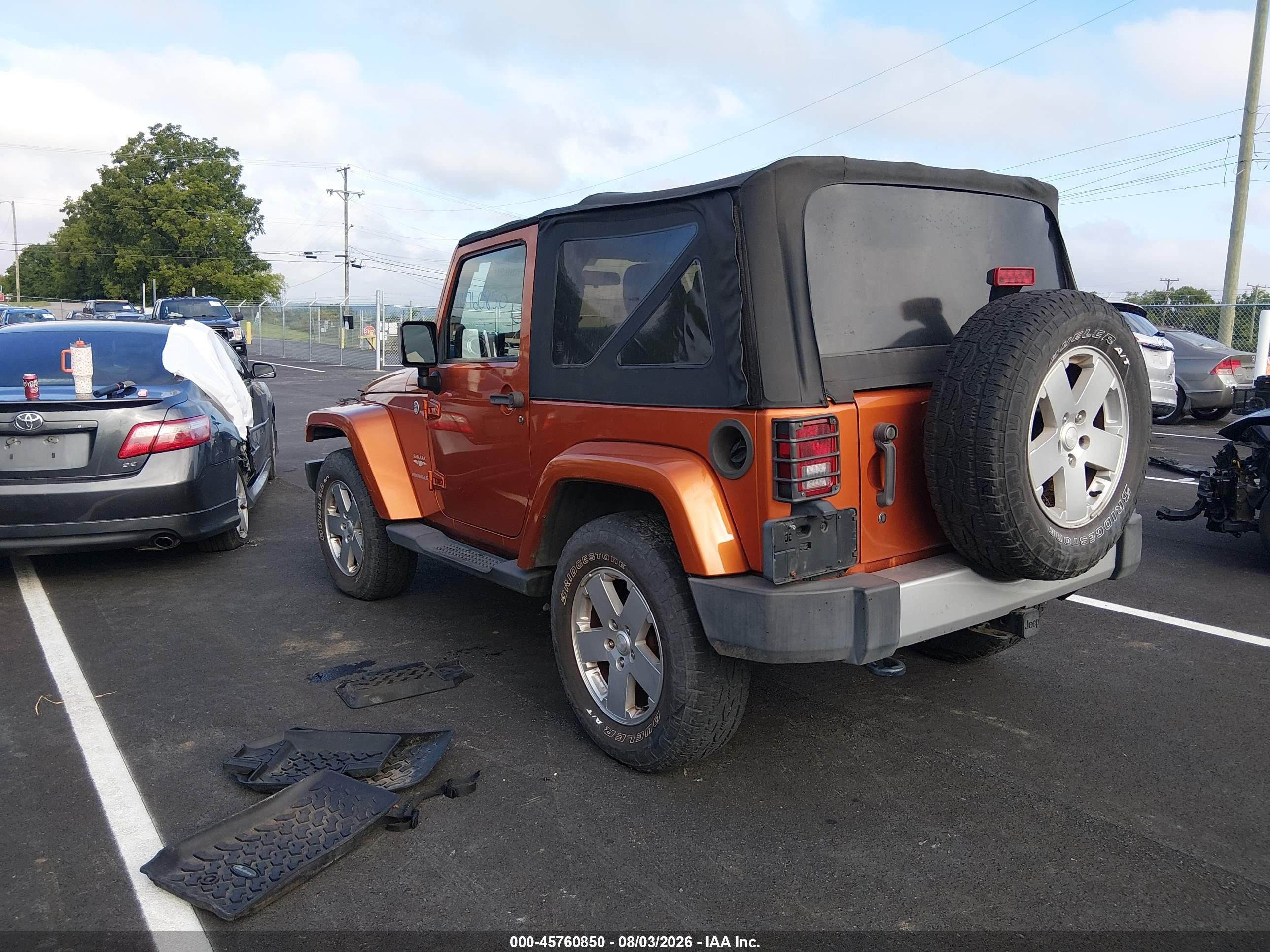 2011 Jeep Wrangler Sahara Оранжевый vin: 1J4GA5D19BL572062