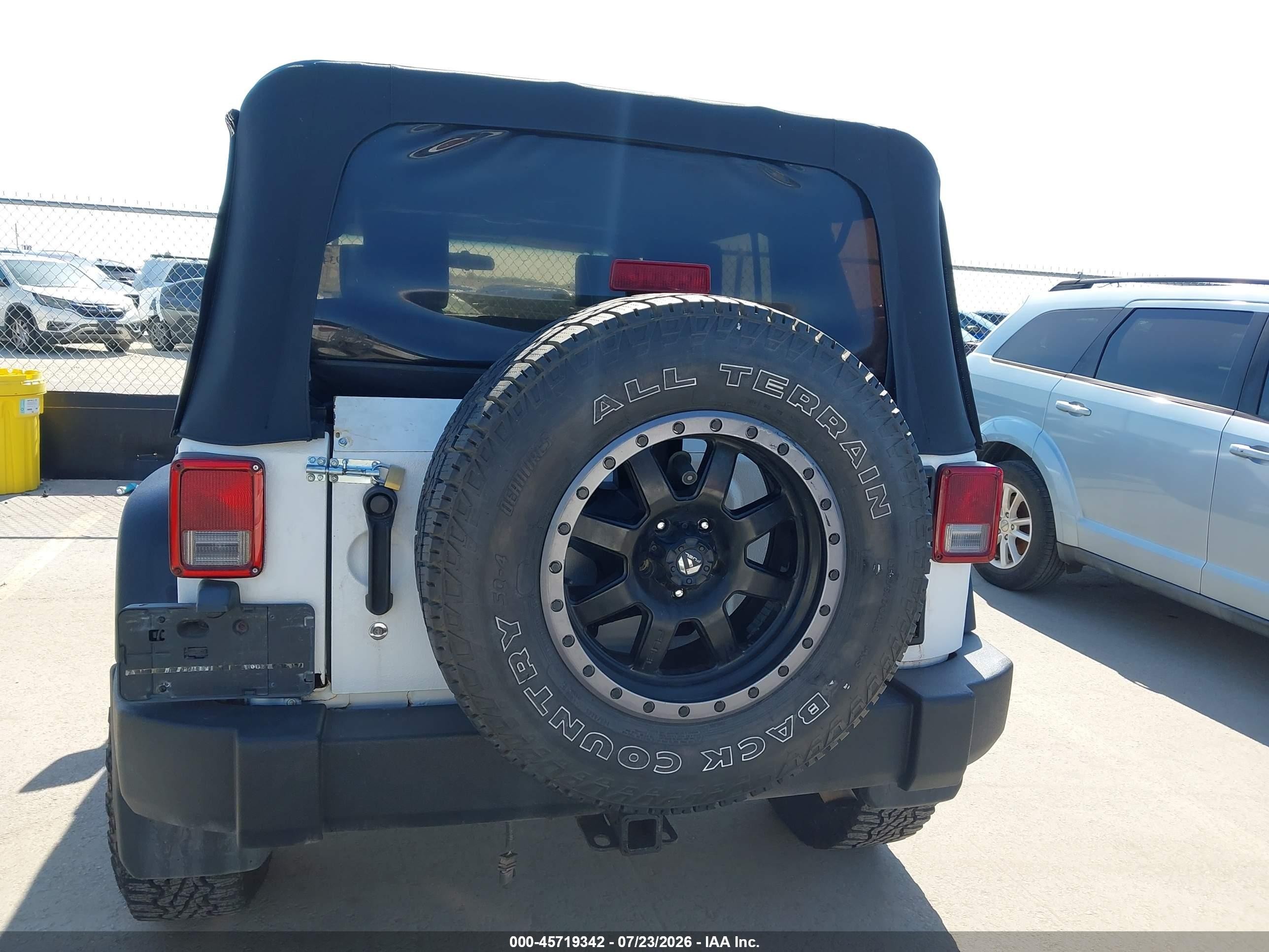 2008 Jeep Wrangler Unlimited Rubicon White vin: 1J4GA69108L591364