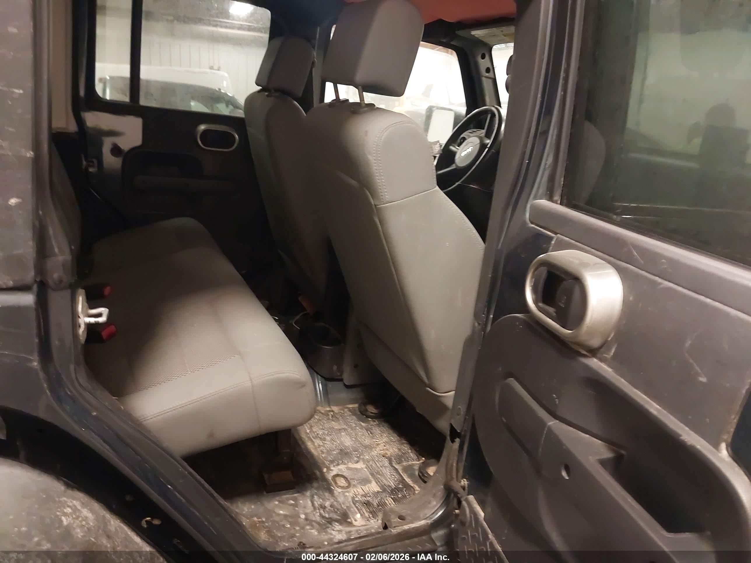 2008 Jeep Wrangler Unlimited Rubicon Gray vin: 1J4GA69148L593148