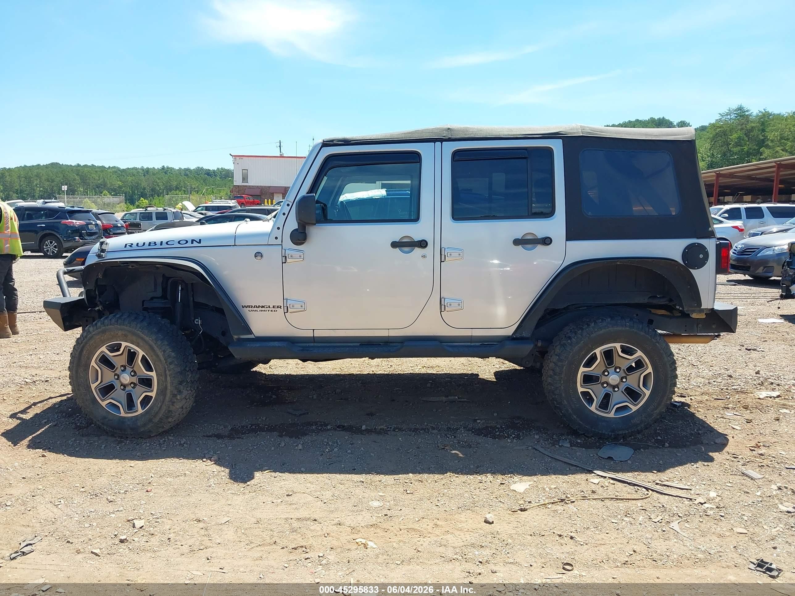 2008 Jeep Wrangler Unlimited Rubicon Silver vin: 1J4GA69158L566024