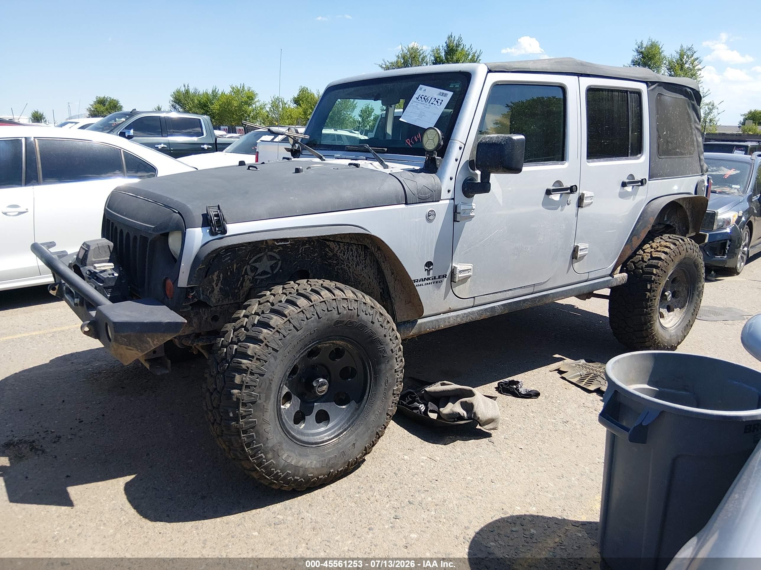 2008 Jeep Wrangler Unlimited Rubicon Silver vin: 1J4GA69158L571482