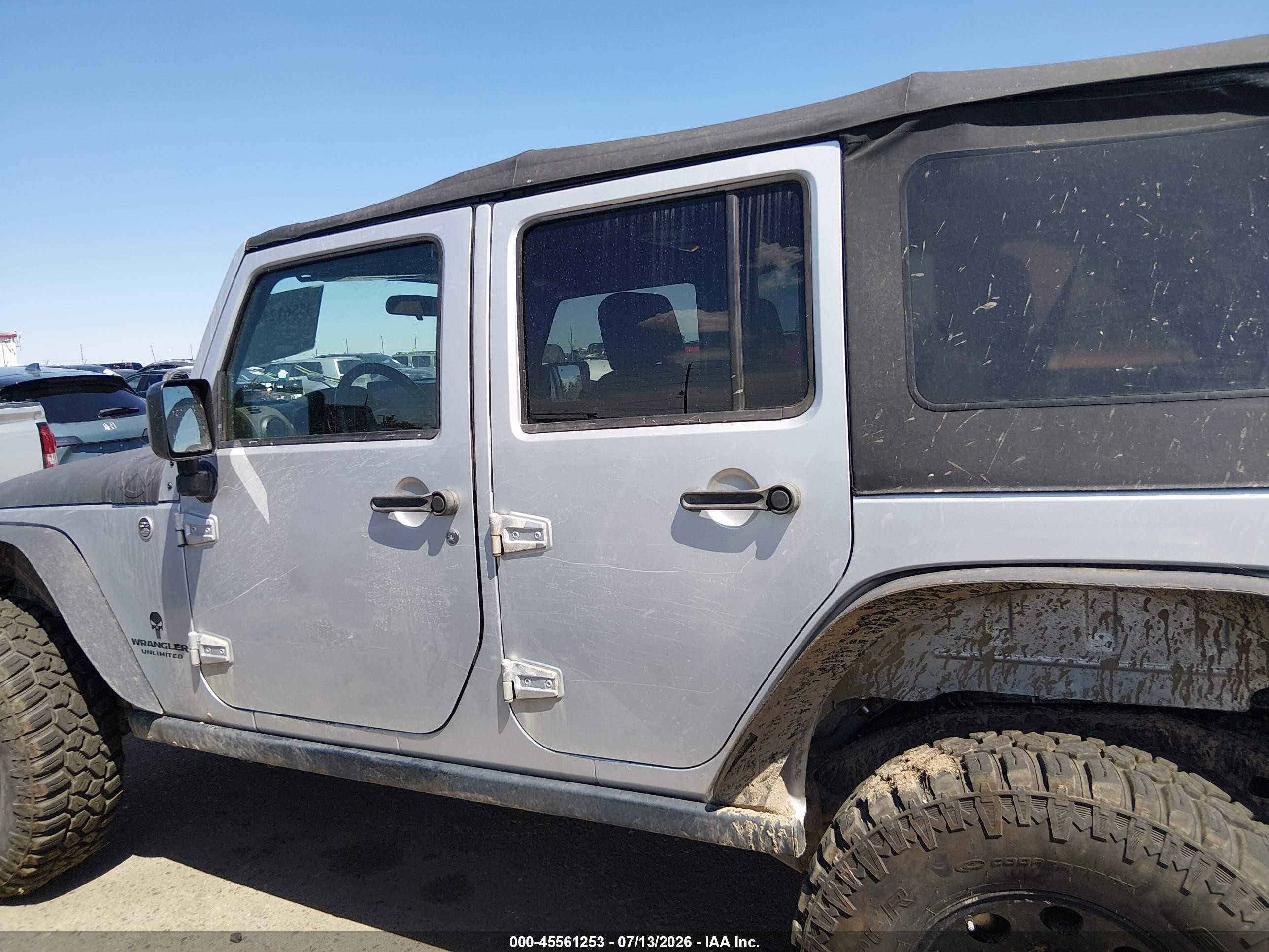 2008 Jeep Wrangler Unlimited Rubicon Silver vin: 1J4GA69158L571482